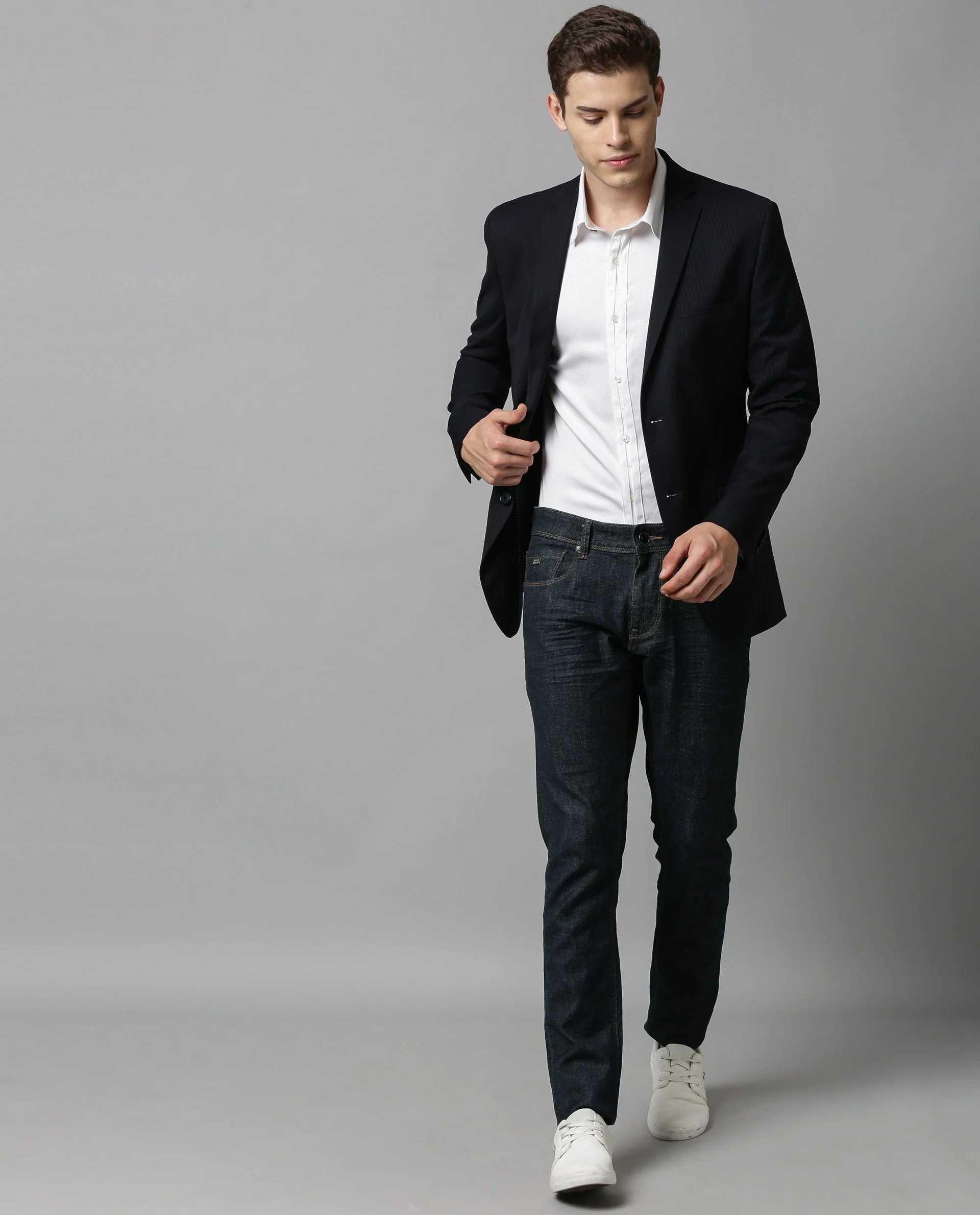 Rare Rabbit Men's Mario . Plain Tailored Fit Full Sleeve Lapel Neck Blazer - Image 3