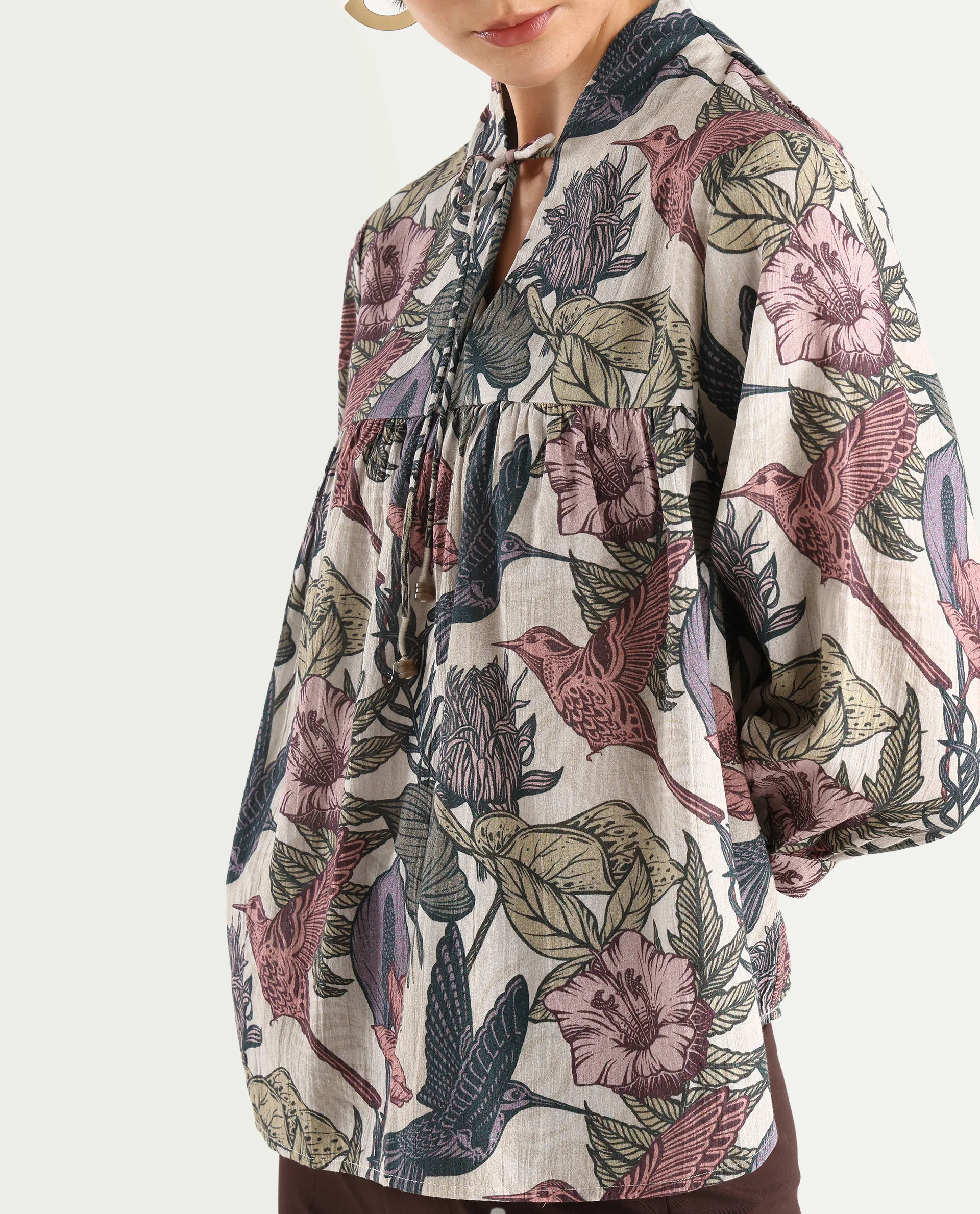Rareism Women's Marlia Multi Cotton Blend V-Neck Tropical Print Balloon Sleeve Regular Fit Top - Image 5