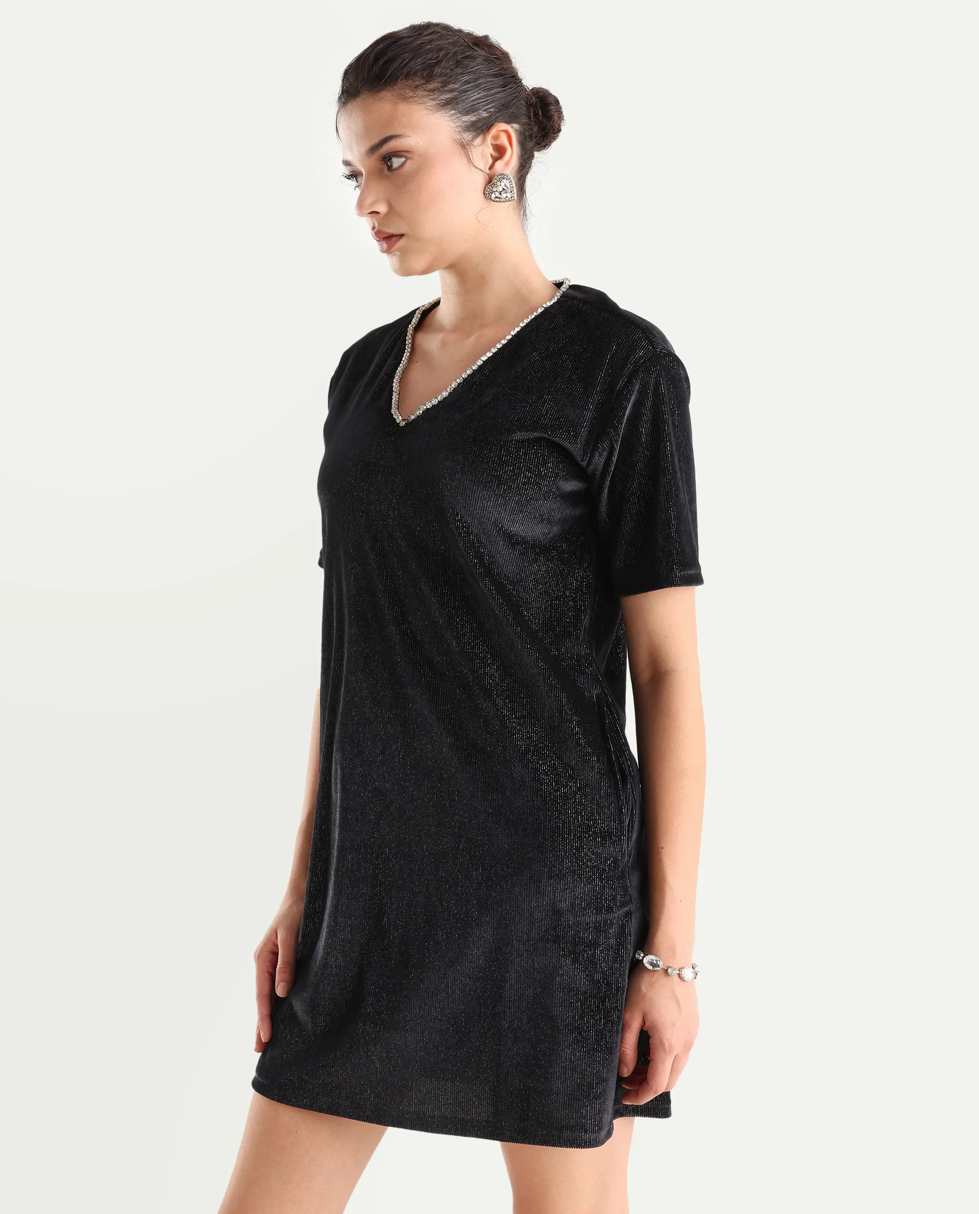 Rareism Women's Maslak Black Velvet V-Neck Plain Mini Boxy Fit Dress - Image 5
