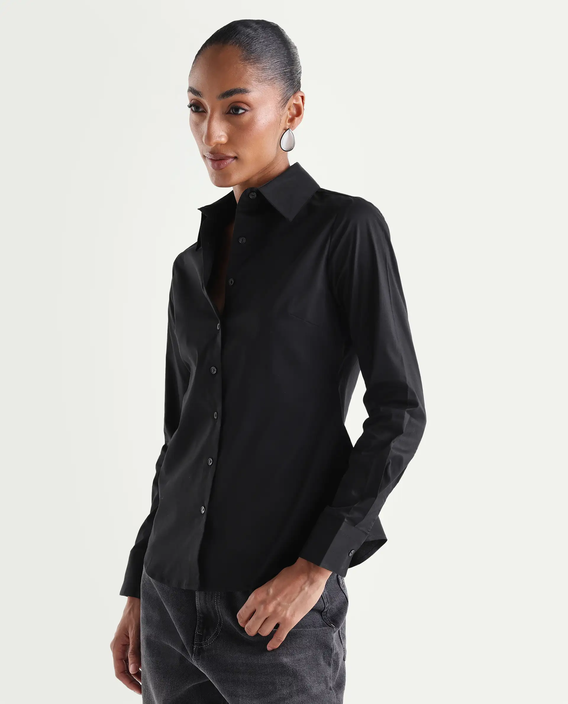 Rareism Women's Maven Black Cotton Blend Spread Collar Fitted Plain Shirt - Image 4