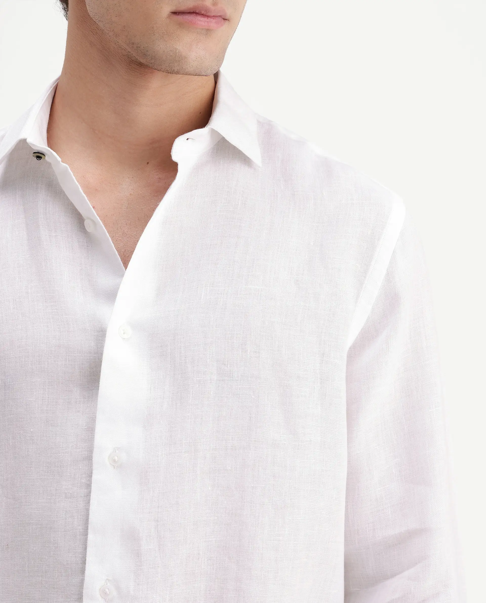 Rare Rabbit Men's Mavi-Aw26 White 100% Linen Spread Collar Regular Plain Shirt - Image 7