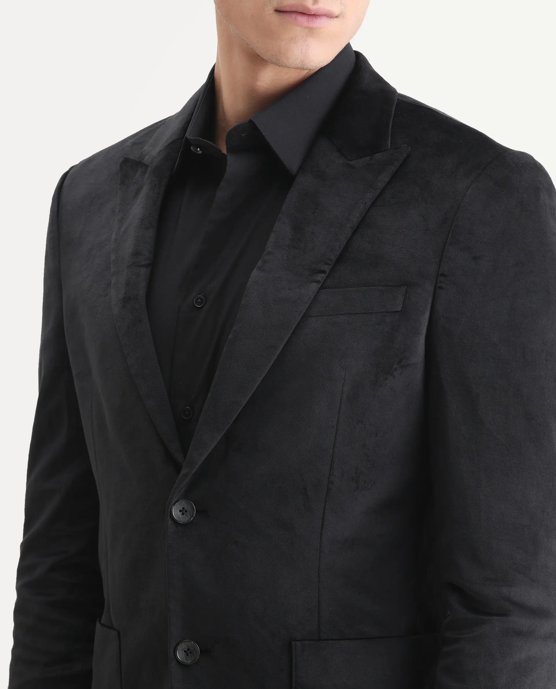 Rare Rabbit Men's Mazey Black Velvet Plain Tailored Fit Full Sleeve Lapel Neck Blazer - Image 4