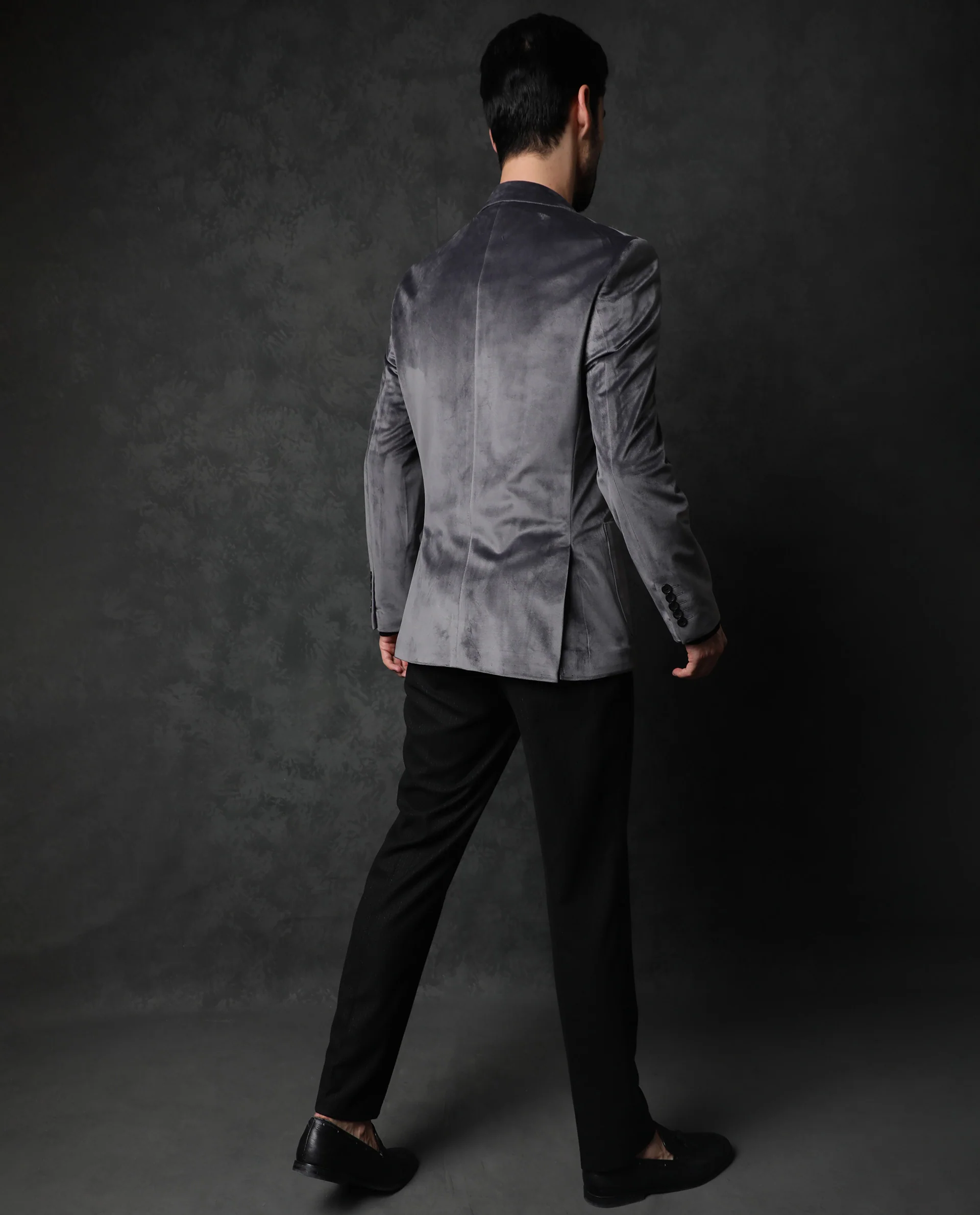 Rare Rabbit Men's Mazey Grey Plain Tailored Fit Full Sleeve Lapel Neck Blazer - Image 9