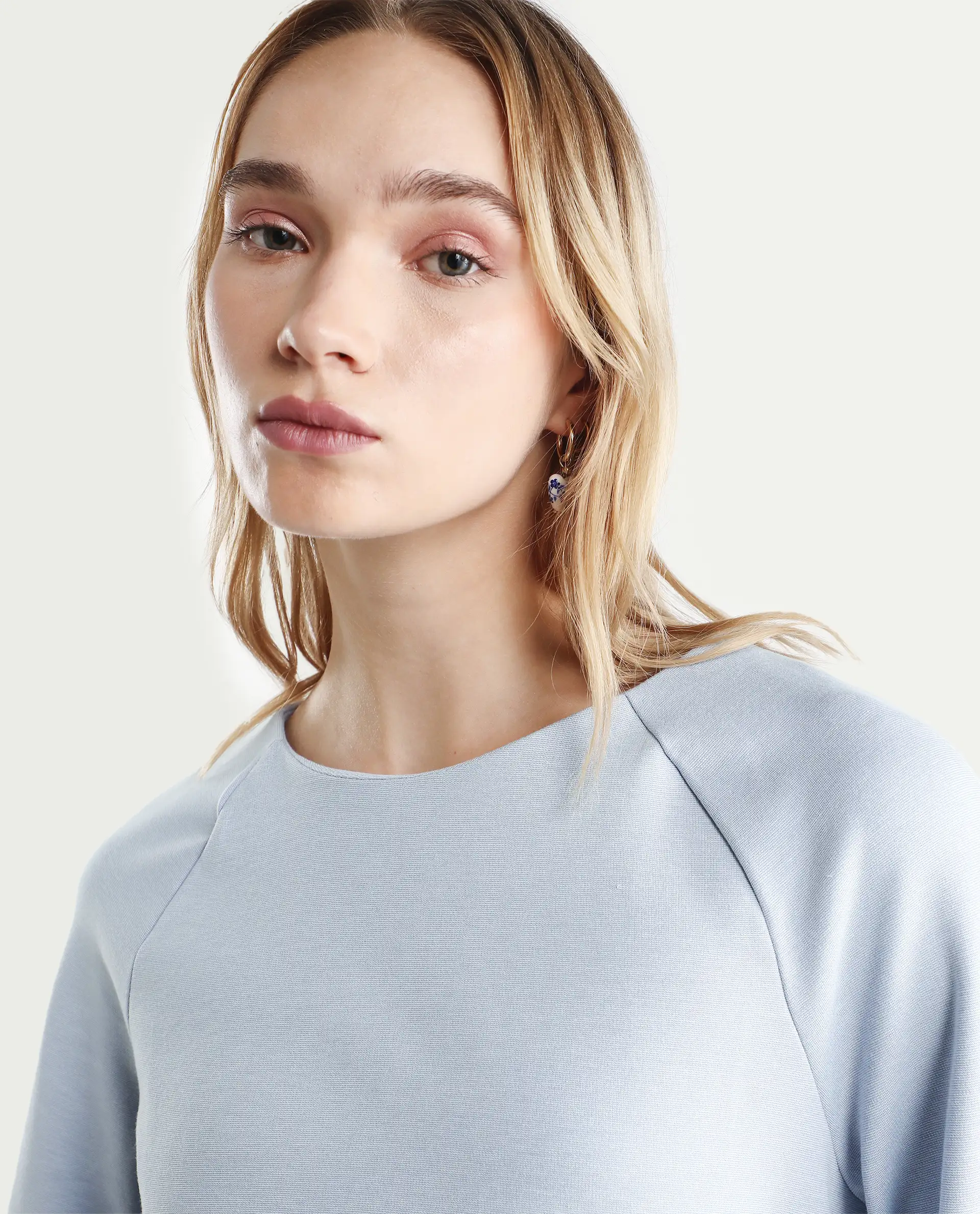 Rareism Women's Men'sto Light Blue Cotton Blend Crew Neck Plain Relaxed Fit Sweatshirt - Image 3