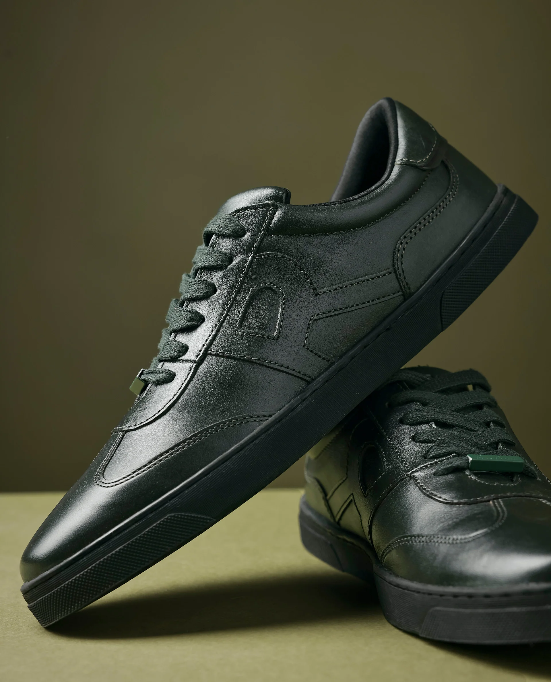 Rare Rabbit Mens Merc Dark Green Round Toe Genuine Leather Lace Up Low Top Sneaker Shoes - Image 2