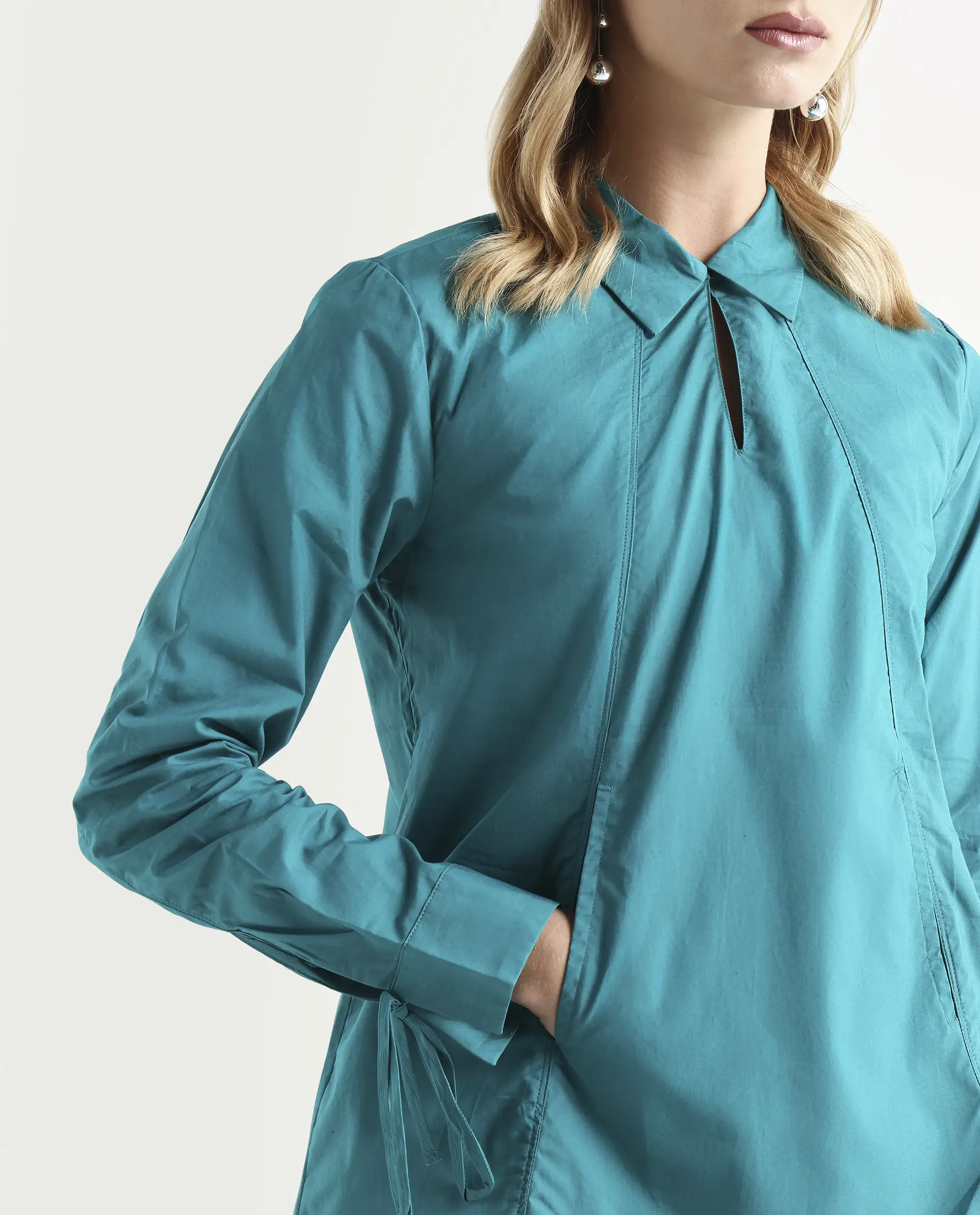 Rareism Women's Merge Petrol Cotton Spread Collar Plain Tailored Top - Image 4