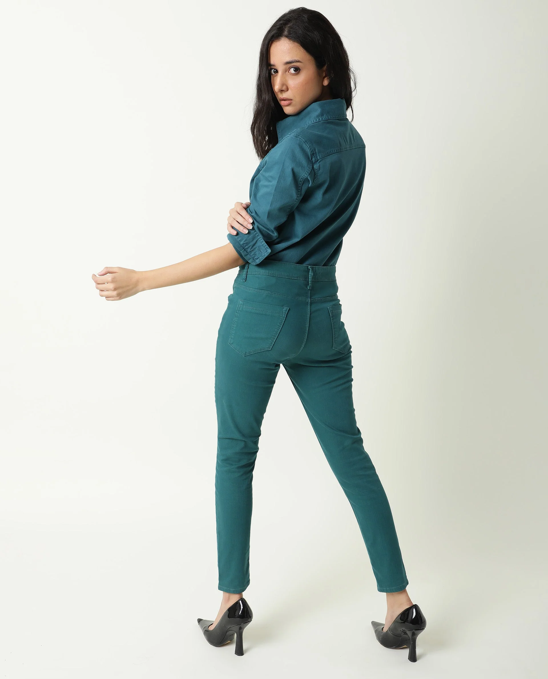 Rareism Women's Metty Petrol Cotton Blend Plain Ankle Length Slim Fit Jeans - Image 2