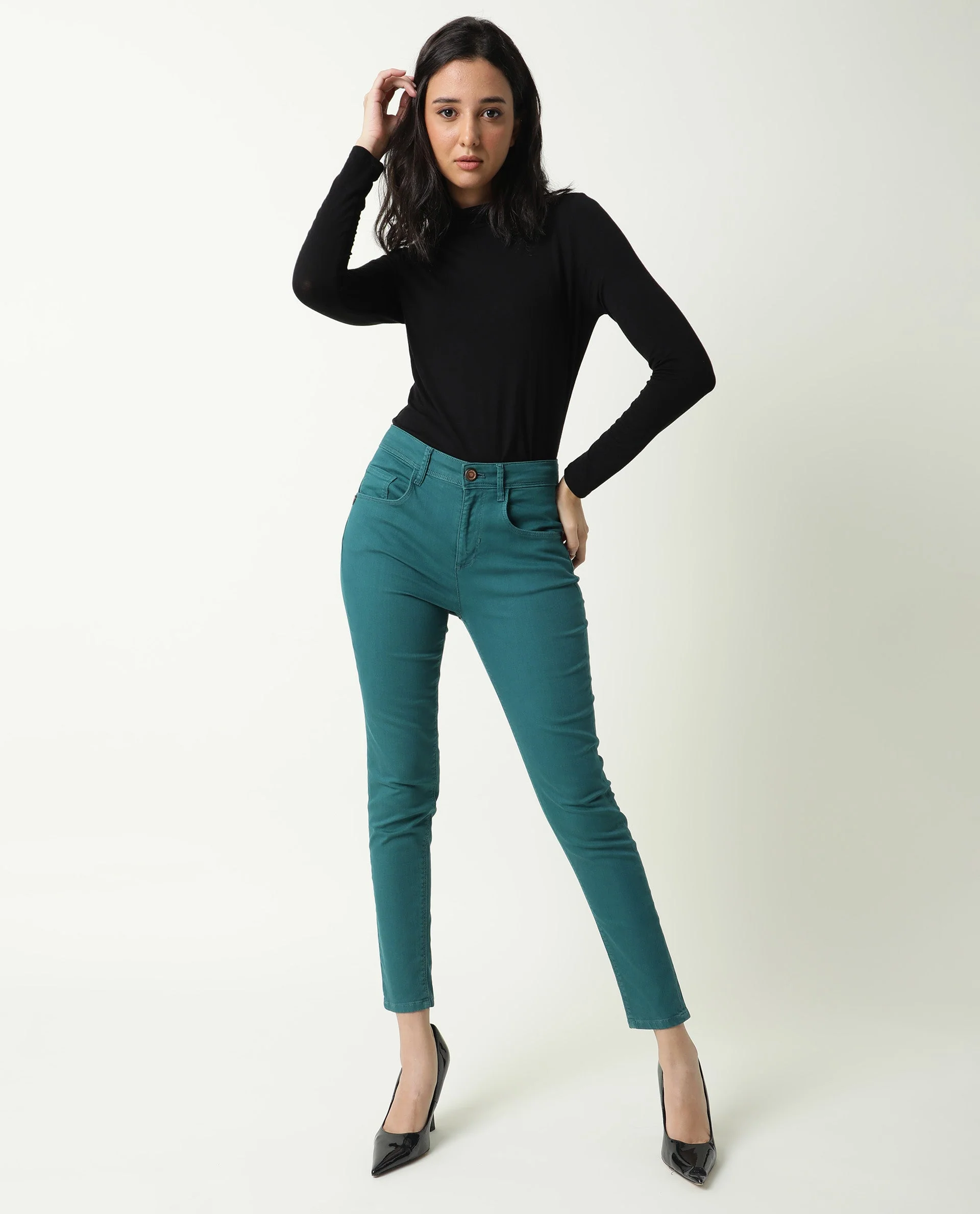 Rareism Women's Metty Petrol Cotton Blend Plain Ankle Length Slim Fit Jeans - Image 4