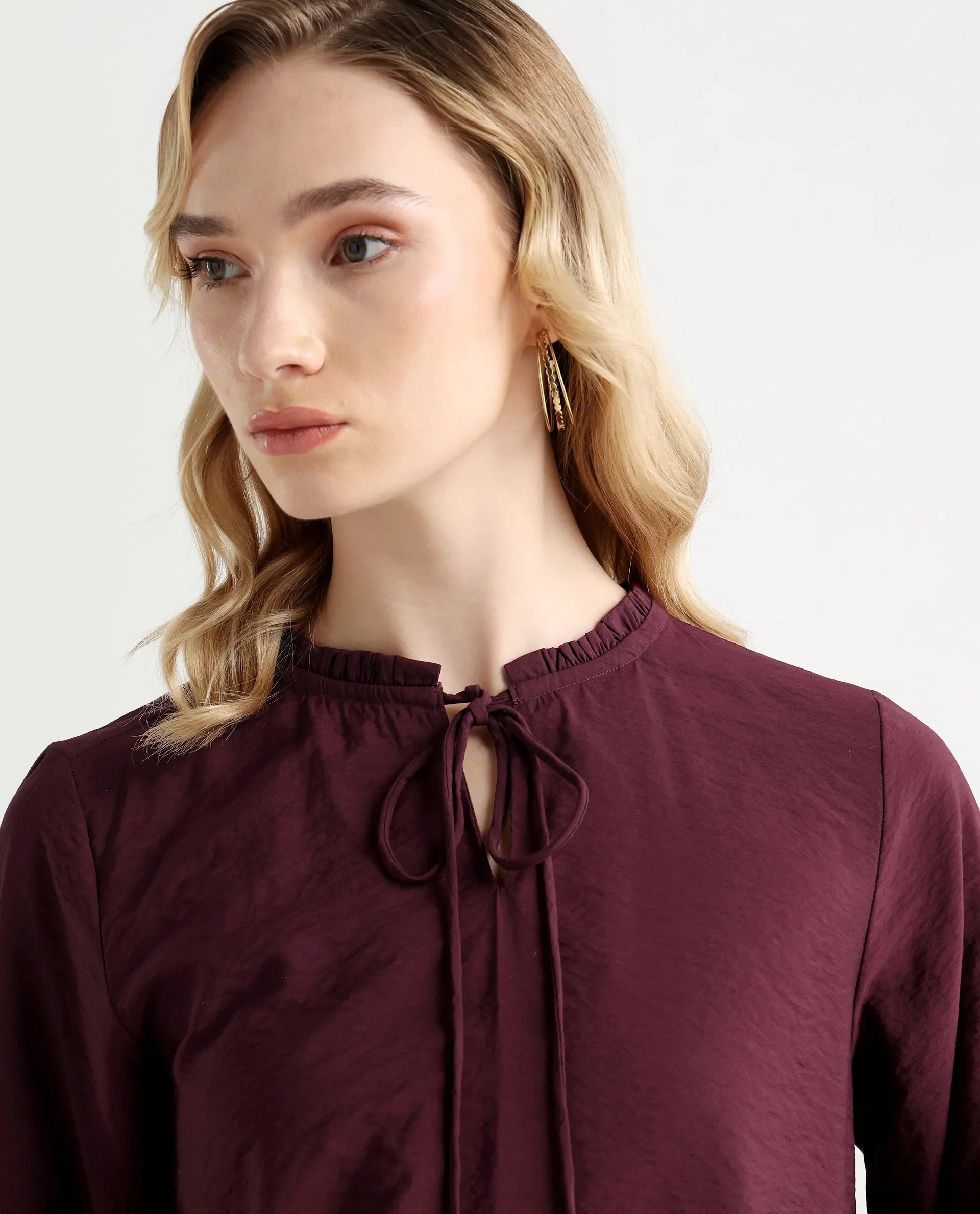 Rareism Women's Mili Maroon Nylon Blend Sweetheart Neck Plain Ruffled Sleeve Regular Fit Top - Image 4