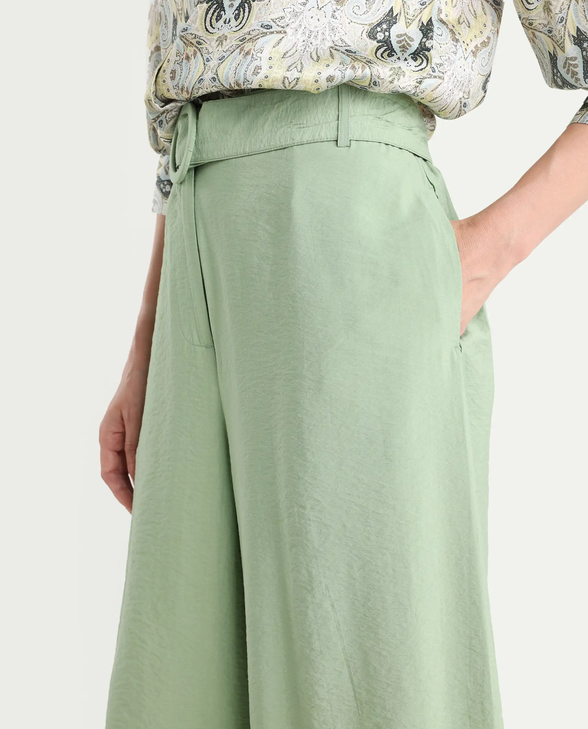 Rareism Women's Millinia Pastel Green Viscose Blend Plain Ankle Length Straight Fit Trouser - Image 4