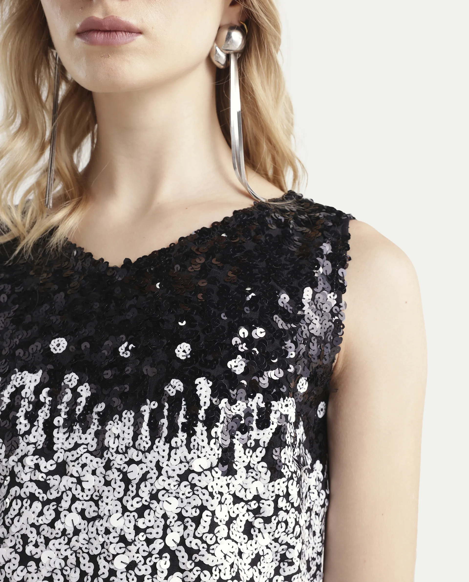 Rareism Women's Moana Sheen White Polyester V-Neck Sequined Sleeveless Mini Regular Fit Dress - Image 4