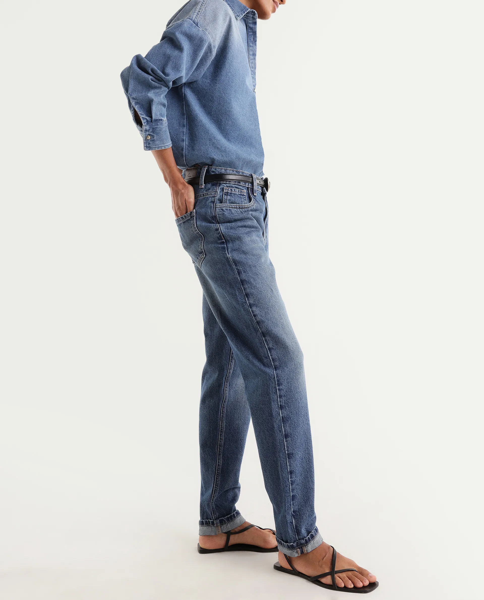 Rareism Women's Momlim Blue Cotton Blend Mom Fit Plain Jeans - Image 2