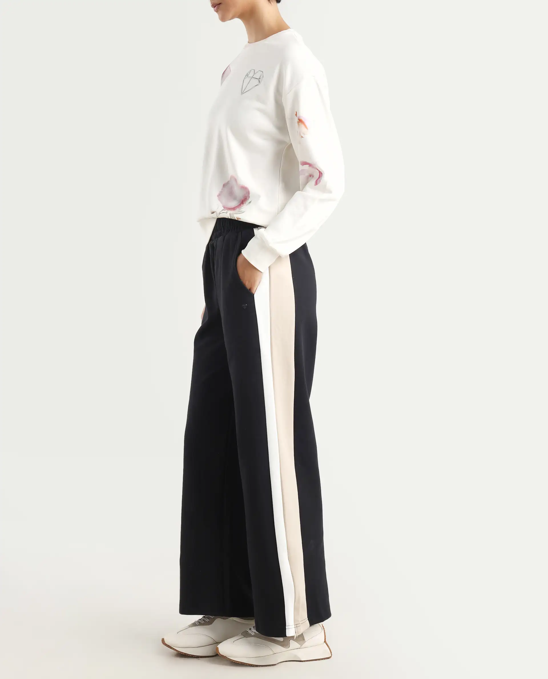 Rareism Women's Naut Black Cotton Plain Ankle Length Wide Track Pant - Image 2