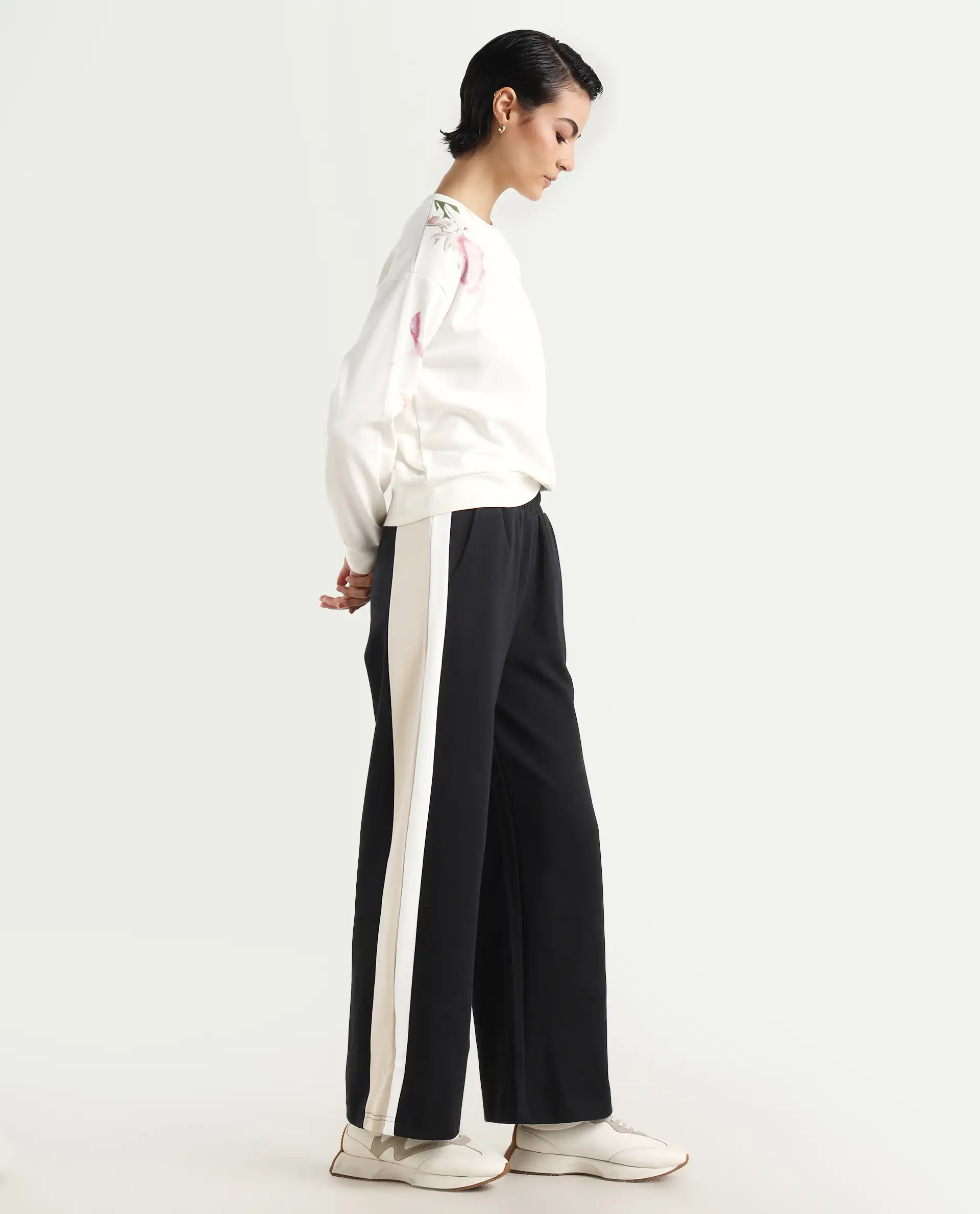 Rareism Women's Naut Black Cotton Plain Ankle Length Wide Track Pant - Image 6