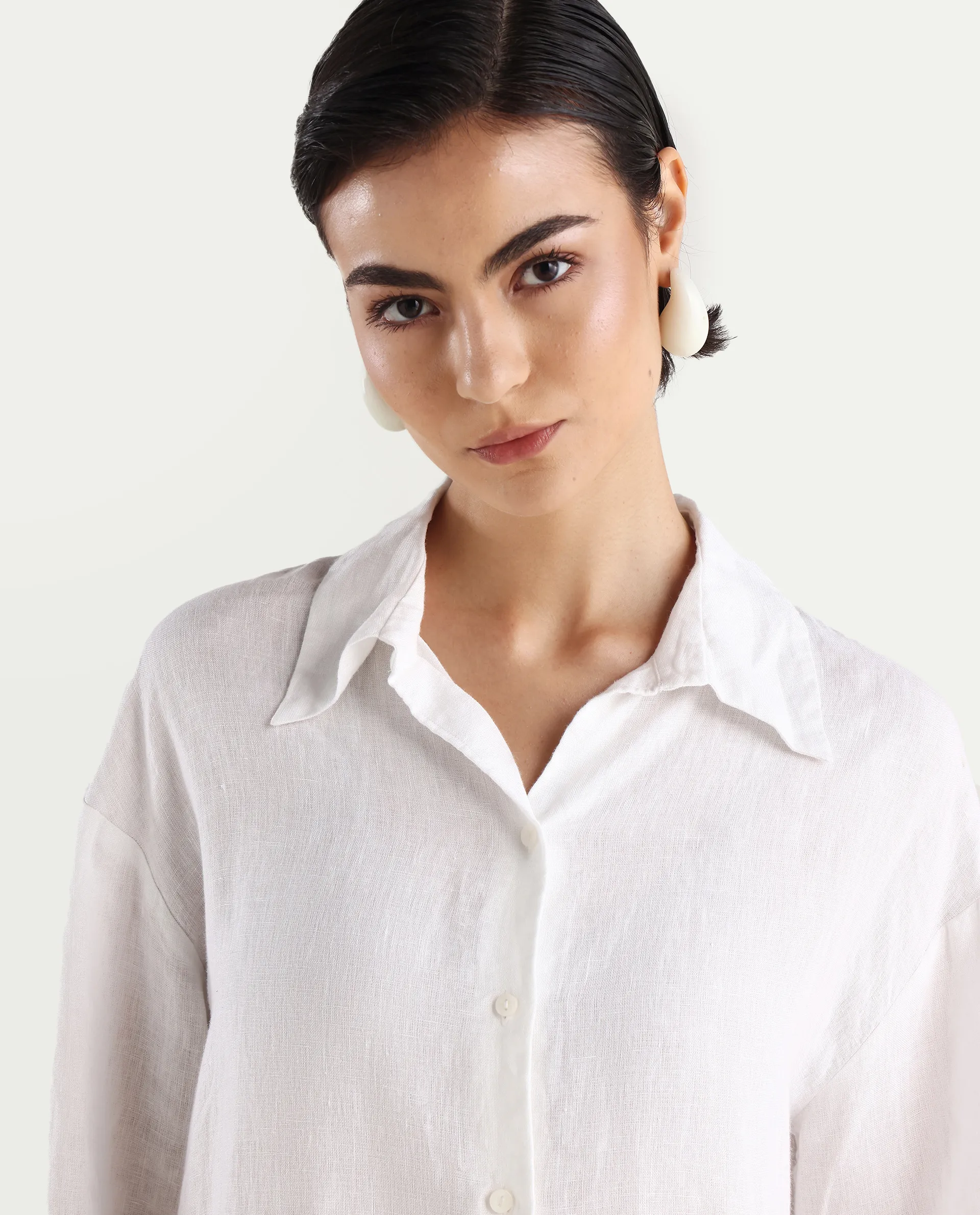 Rareism Women's Nenorat White 100% Linen Spread Collar Boxy Fit Shirt - Image 4