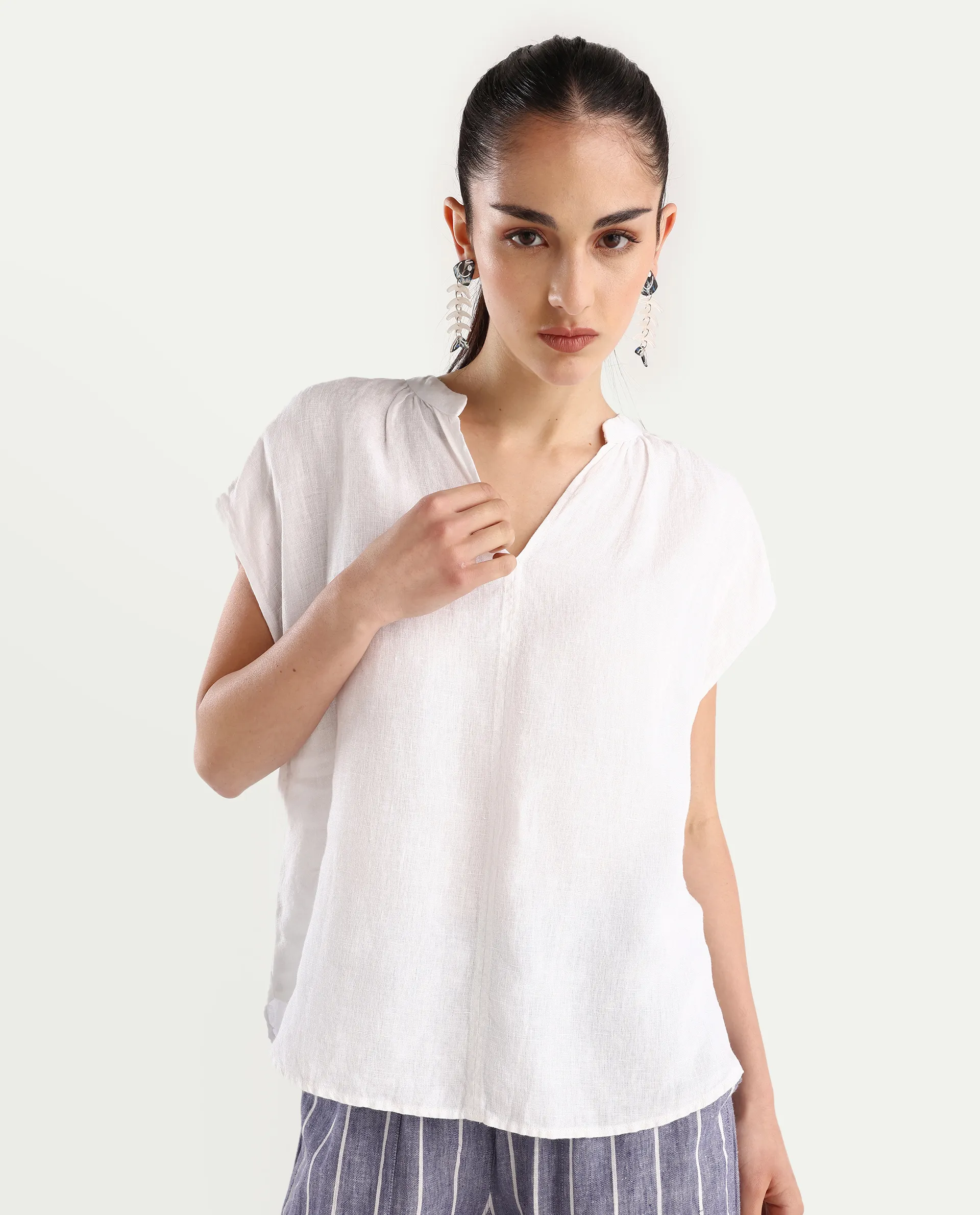 Rareism Women's Nenso White 100% Linen Extended Sleeves Mandarin Collar Relaxed Fit Plain Top - Image 3