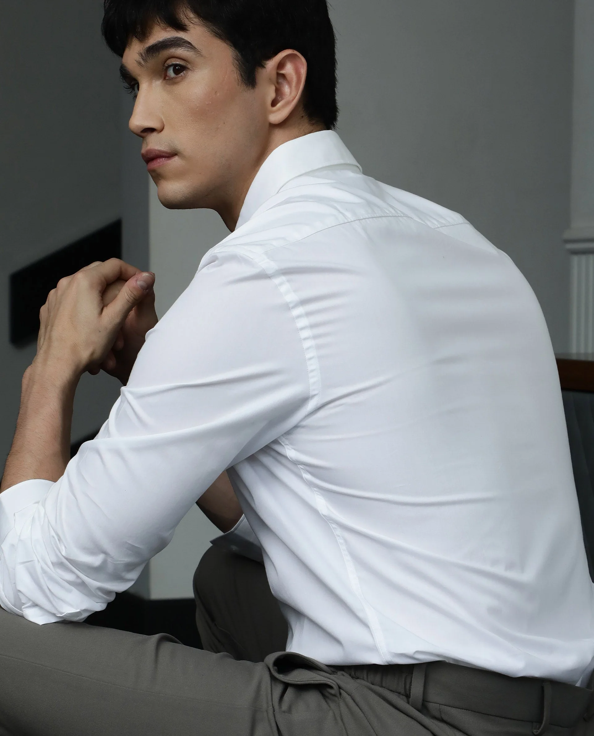 Rare Rabbit Men's Neutrons White Cotton Plain Regular Fit Full Sleeve Collared Shirt - Image 4