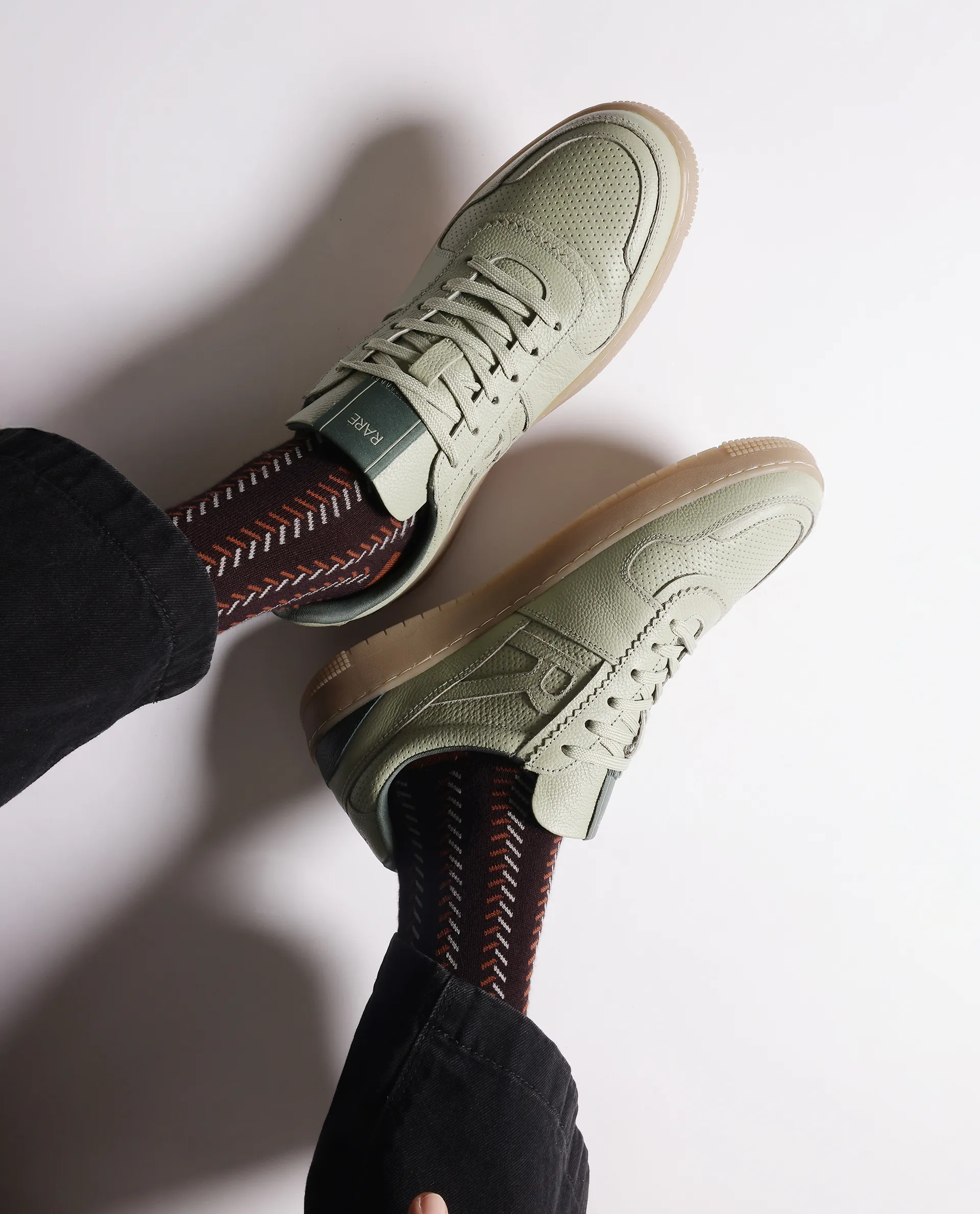 Rare Rabbit Mens Neva Sage Genuine Leather Lace-Up Closure Low -Top Dual Tone Sneaker - Image 2