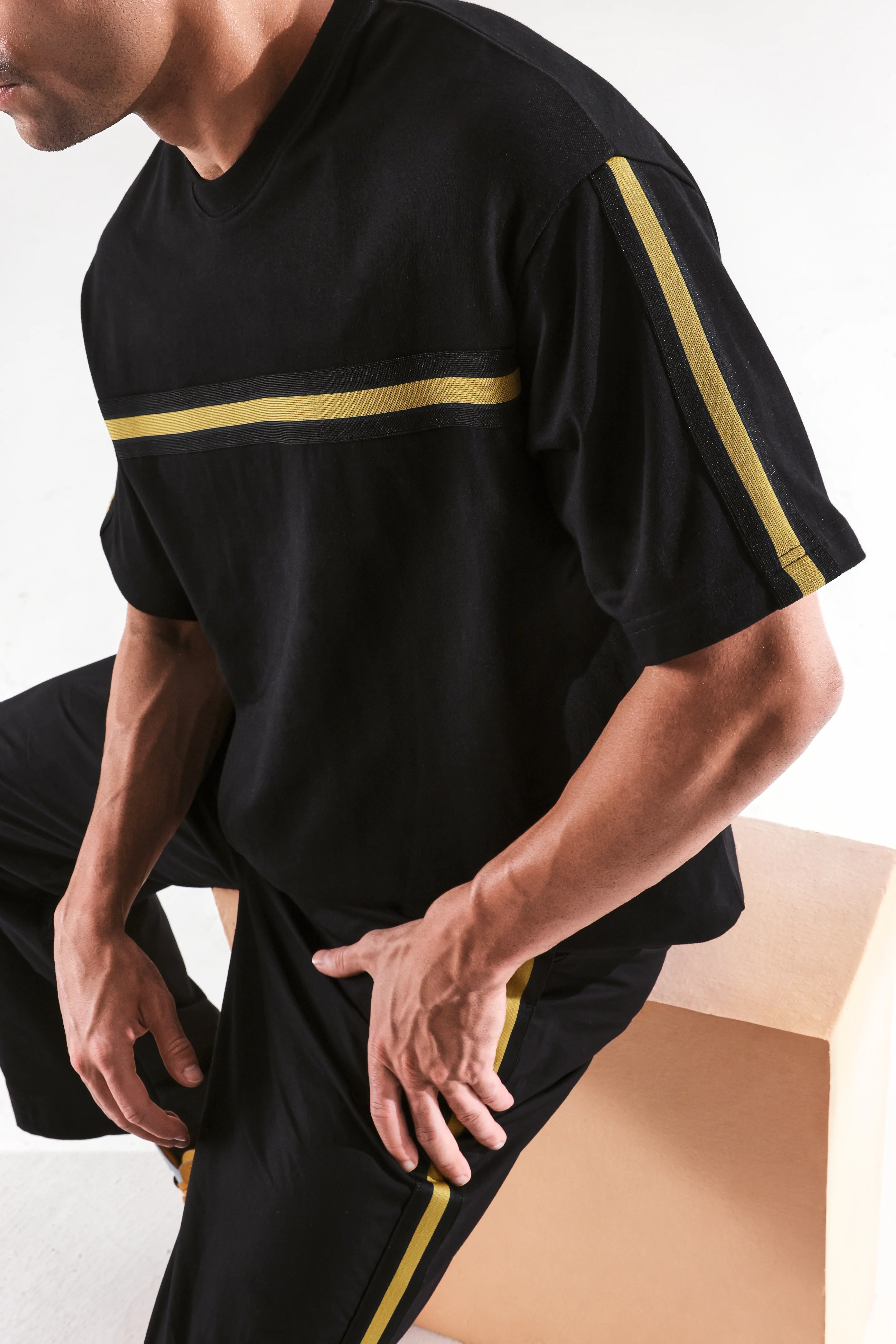 Rare Rabbit Men's Newnon-T Black Cotton Printed Boxy Fit Half Sleeve Crew Neck T-Shirt - Image 2