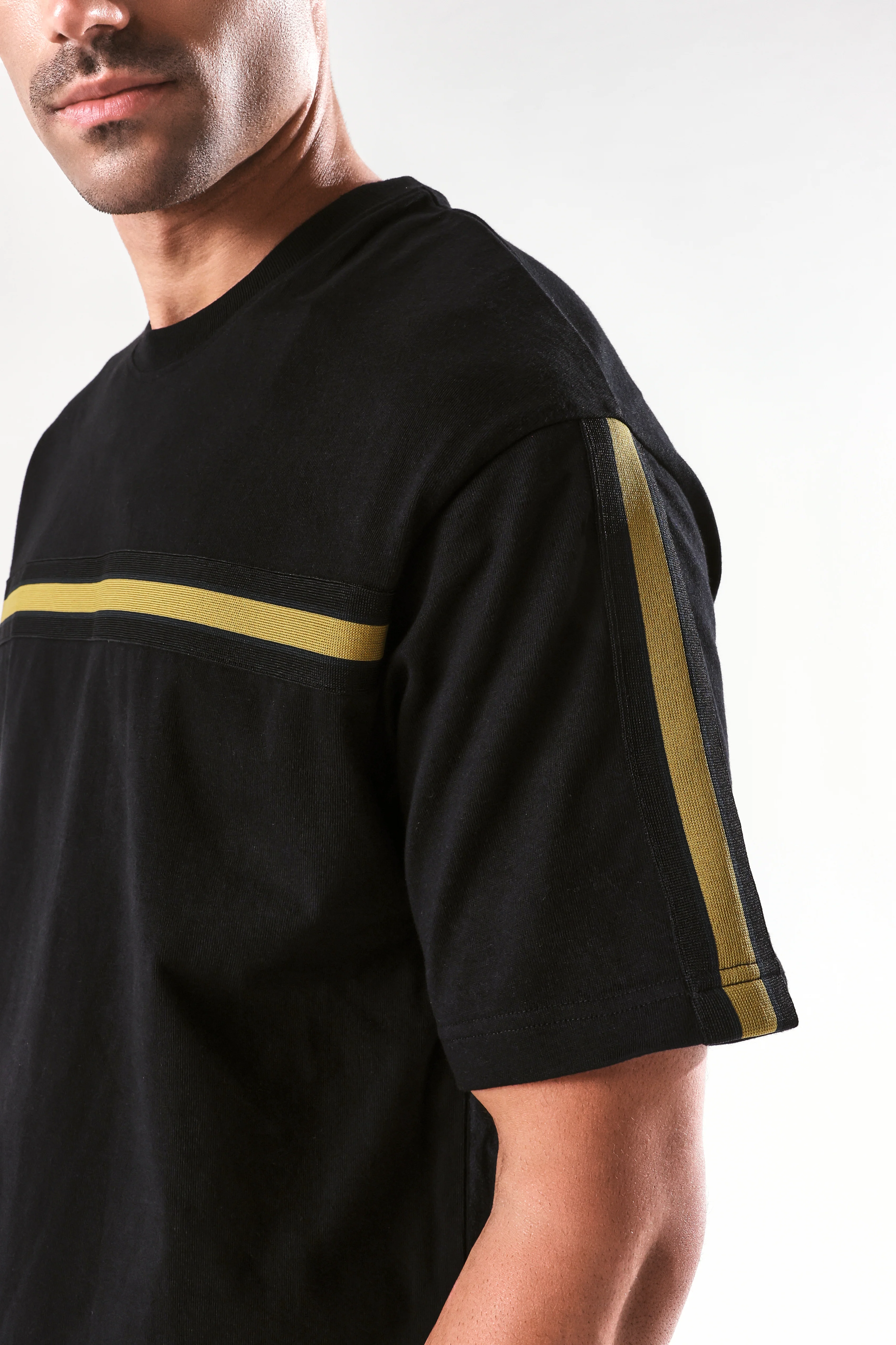 Rare Rabbit Men's Newnon-T Black Cotton Printed Boxy Fit Half Sleeve Crew Neck T-Shirt - Image 9