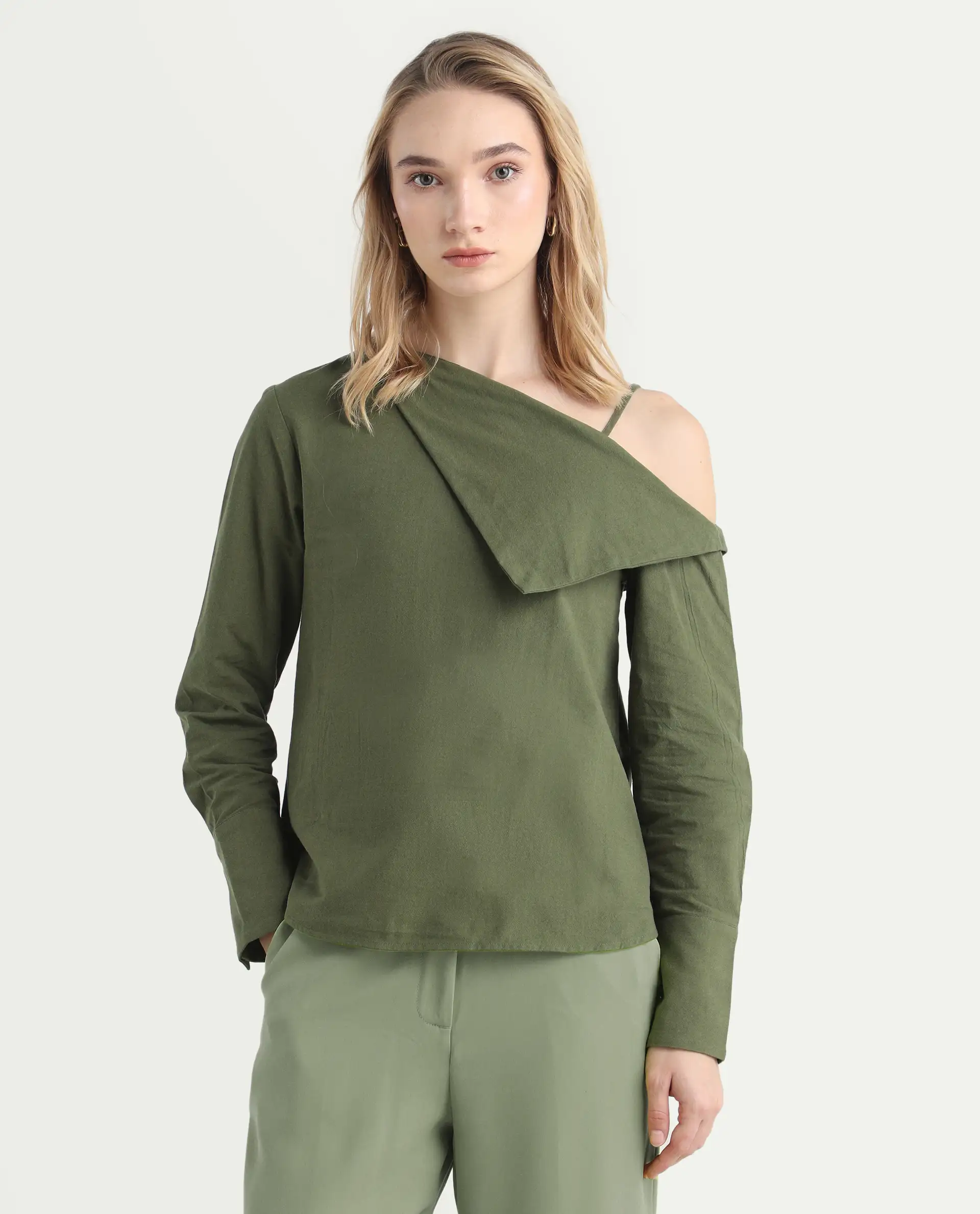 Rareism Women's Nimlu Green Cotton Collarless Plain Cuffed Sleeve Regular Fit Top - Image 3