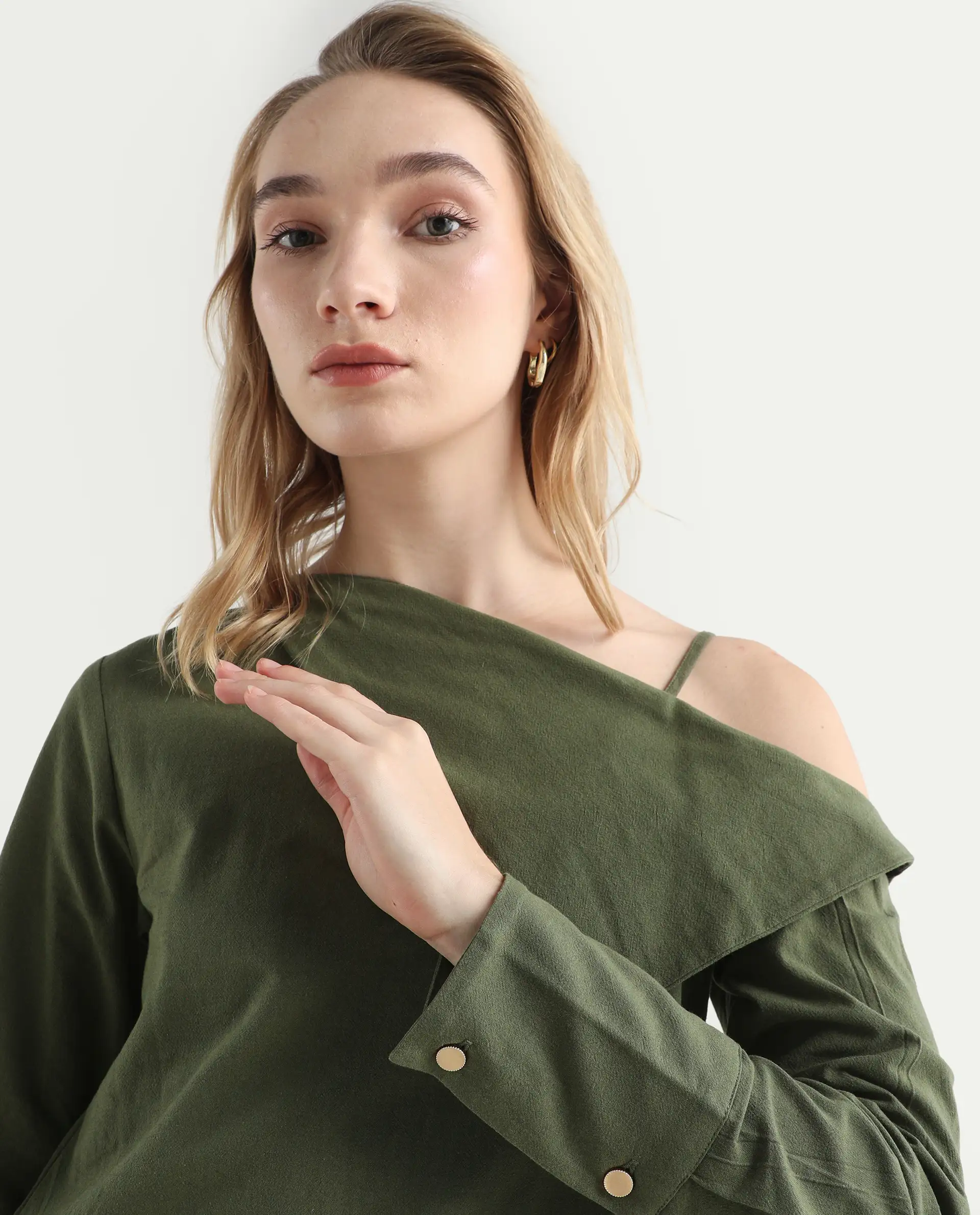 Rareism Women's Nimlu Green Cotton Collarless Plain Cuffed Sleeve Regular Fit Top - Image 4