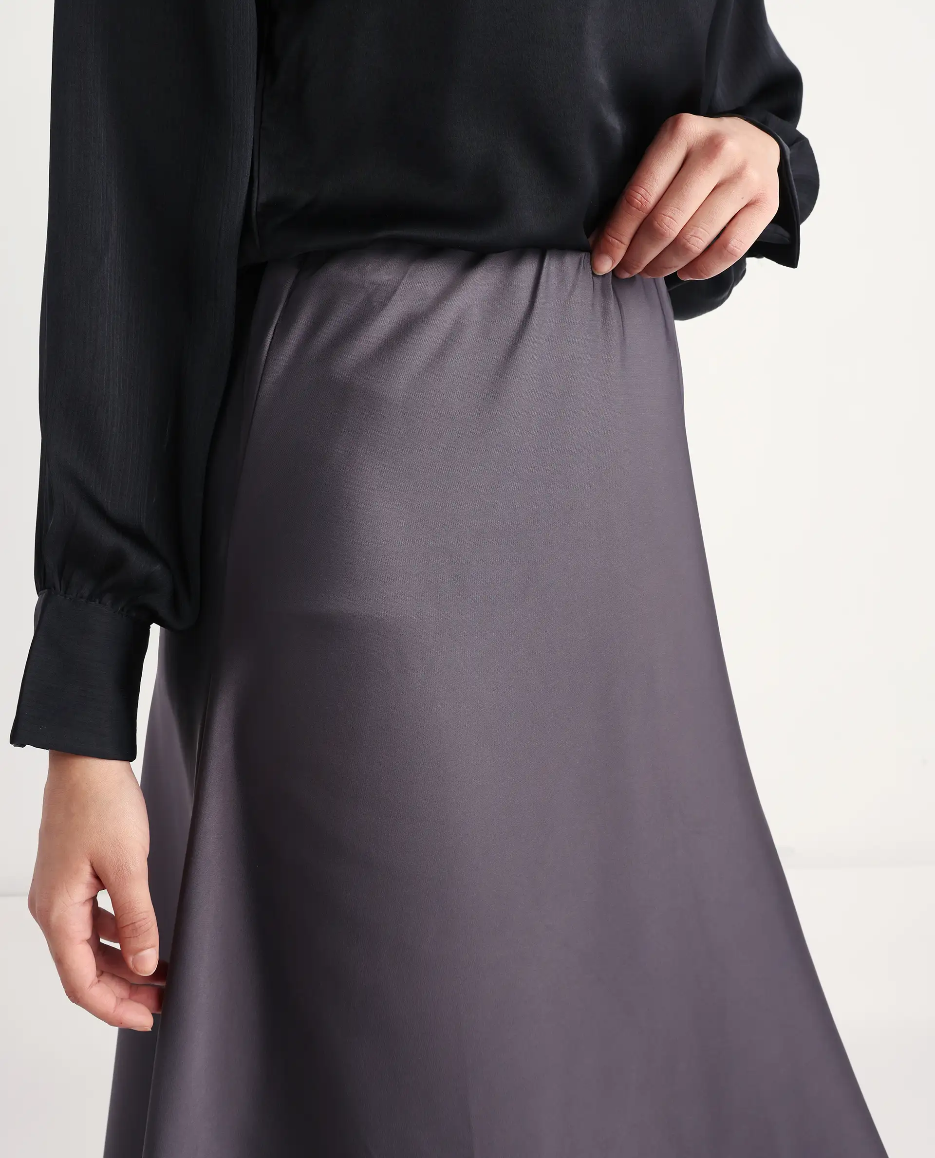 Rareism Women's Niyano Grey Satin Plain Ankle Length Regular Fit Skirt - Image 4