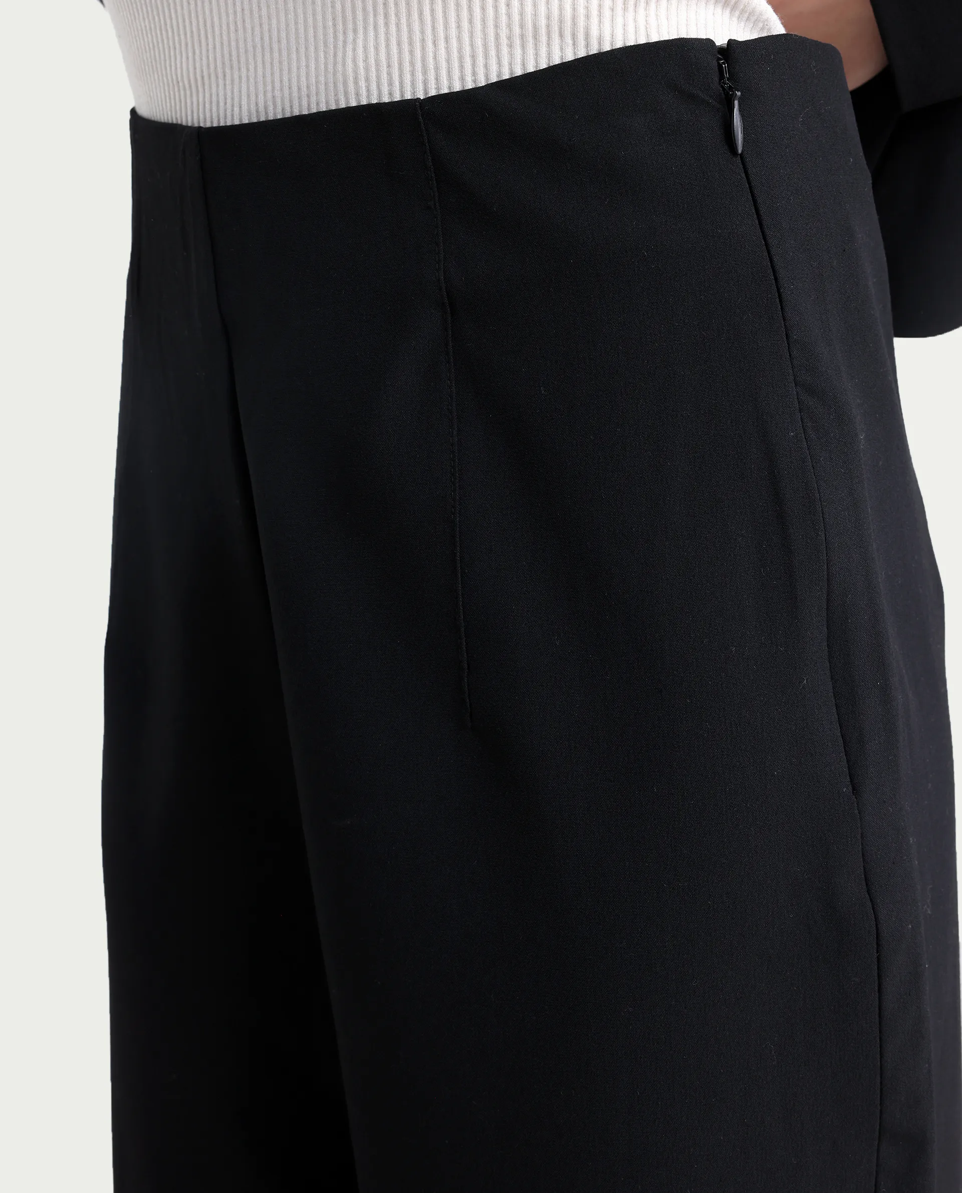 Rareism Women's Noahti Black Cotton Plain Ankle Length Wide Trouser - Image 4