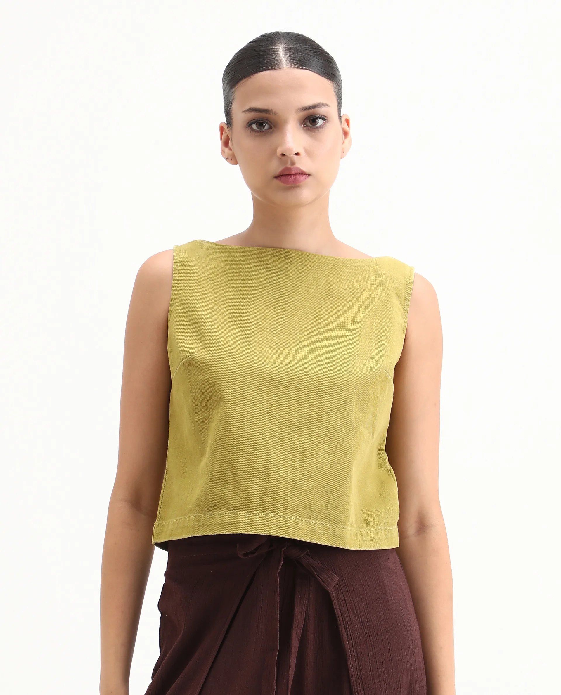 Rareism Women's Nufes-T Olive Cotton Boat Neck Boxy Fit Plain Top - Image 4