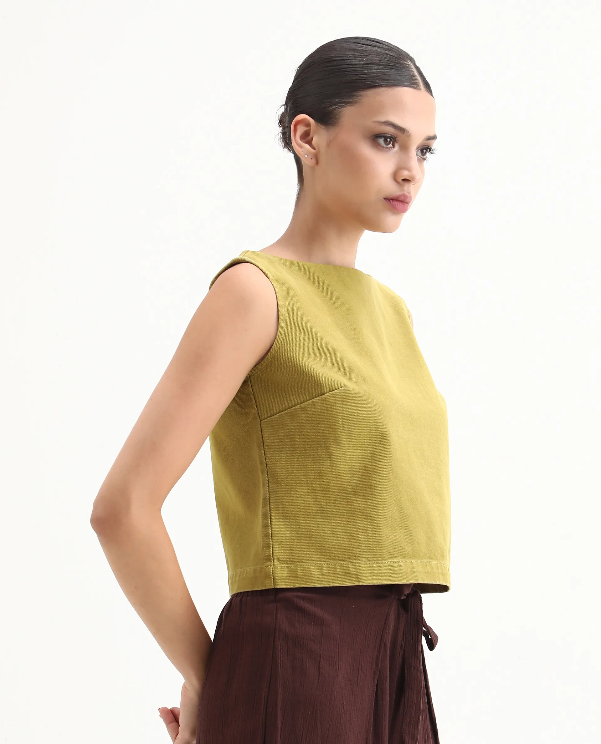 Rareism Women's Nufes-T Olive Cotton Boat Neck Boxy Fit Plain Top - Image 5
