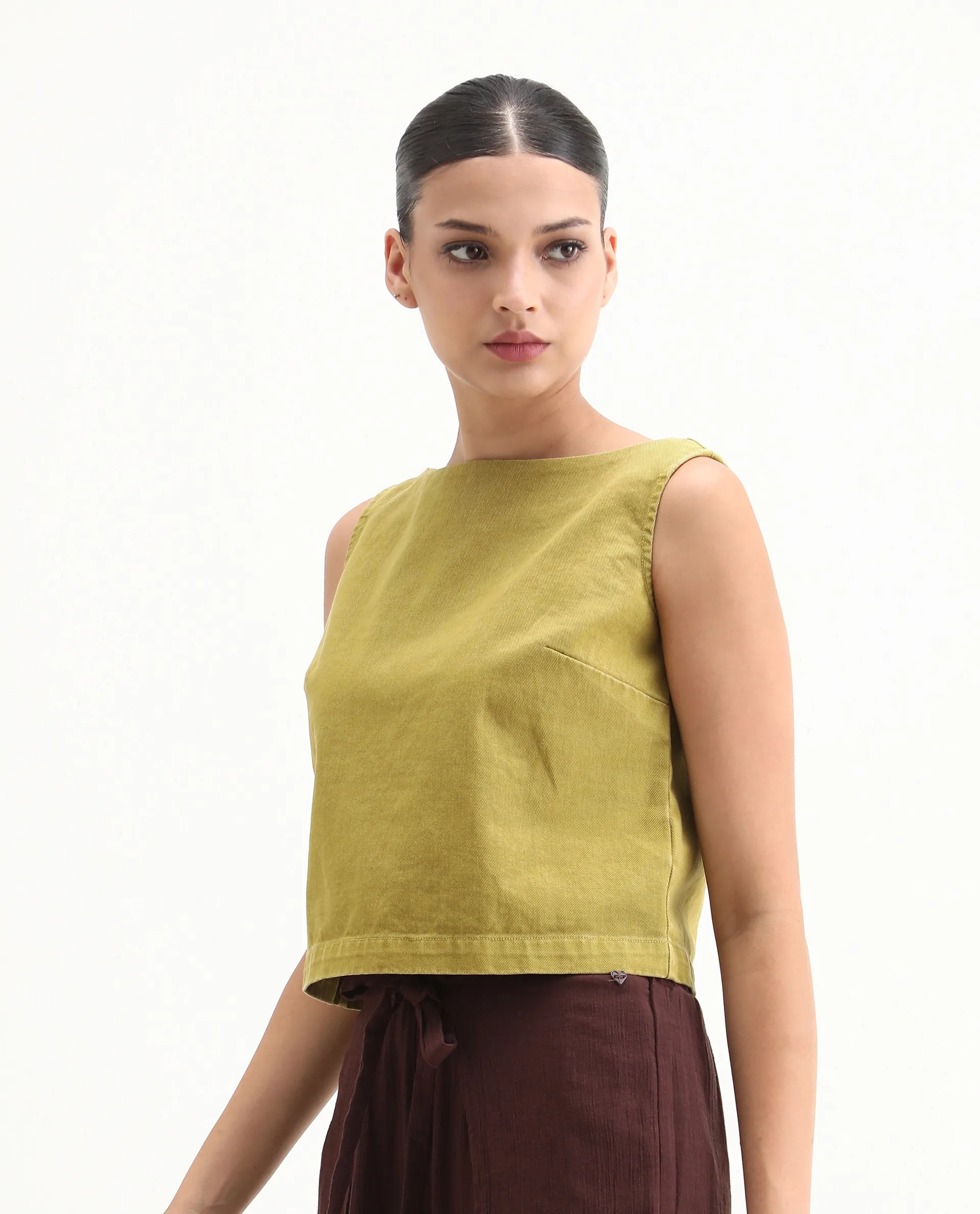 Rareism Women's Nufes-T Olive Cotton Boat Neck Boxy Fit Plain Top - Image 6