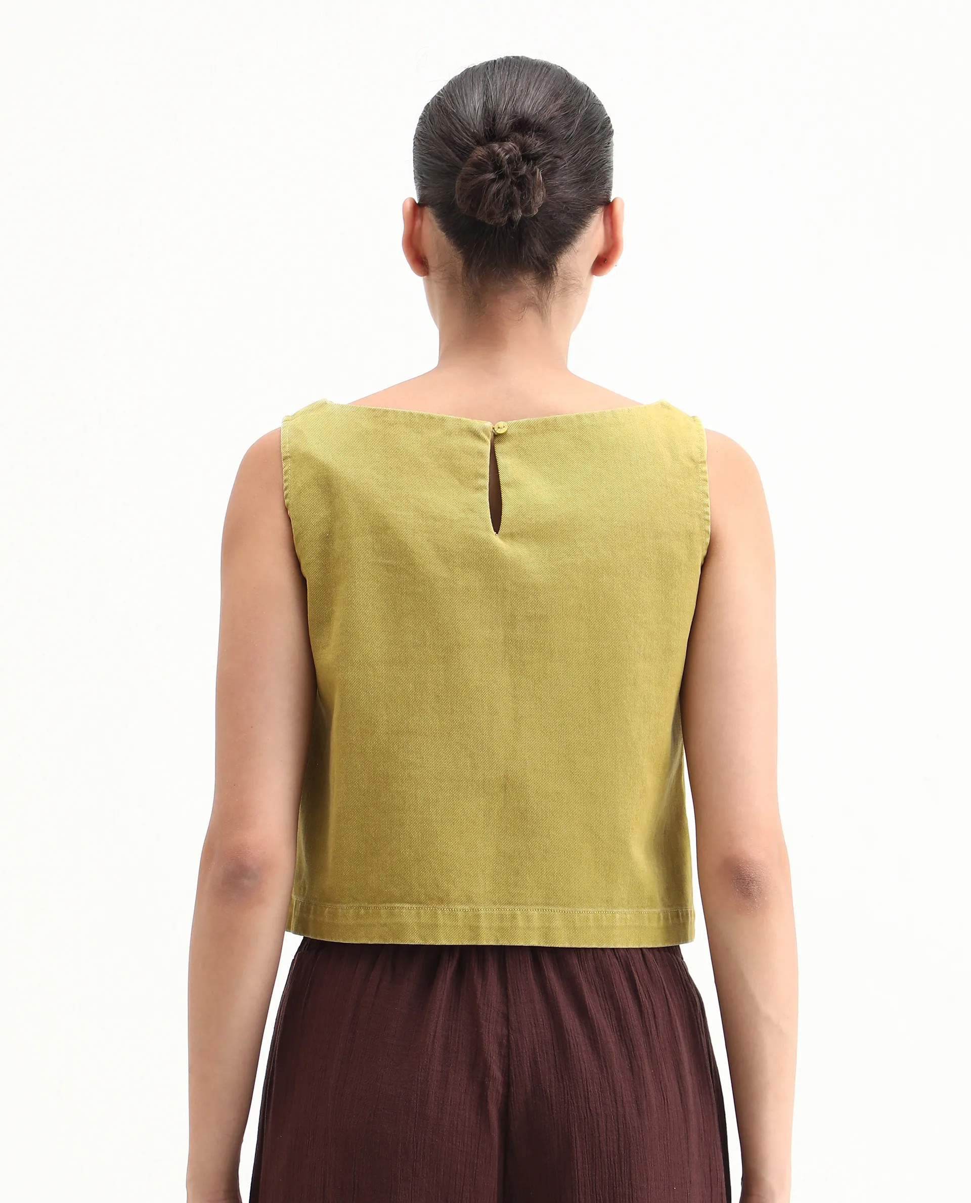 Rareism Women's Nufes-T Olive Cotton Boat Neck Boxy Fit Plain Top - Image 8