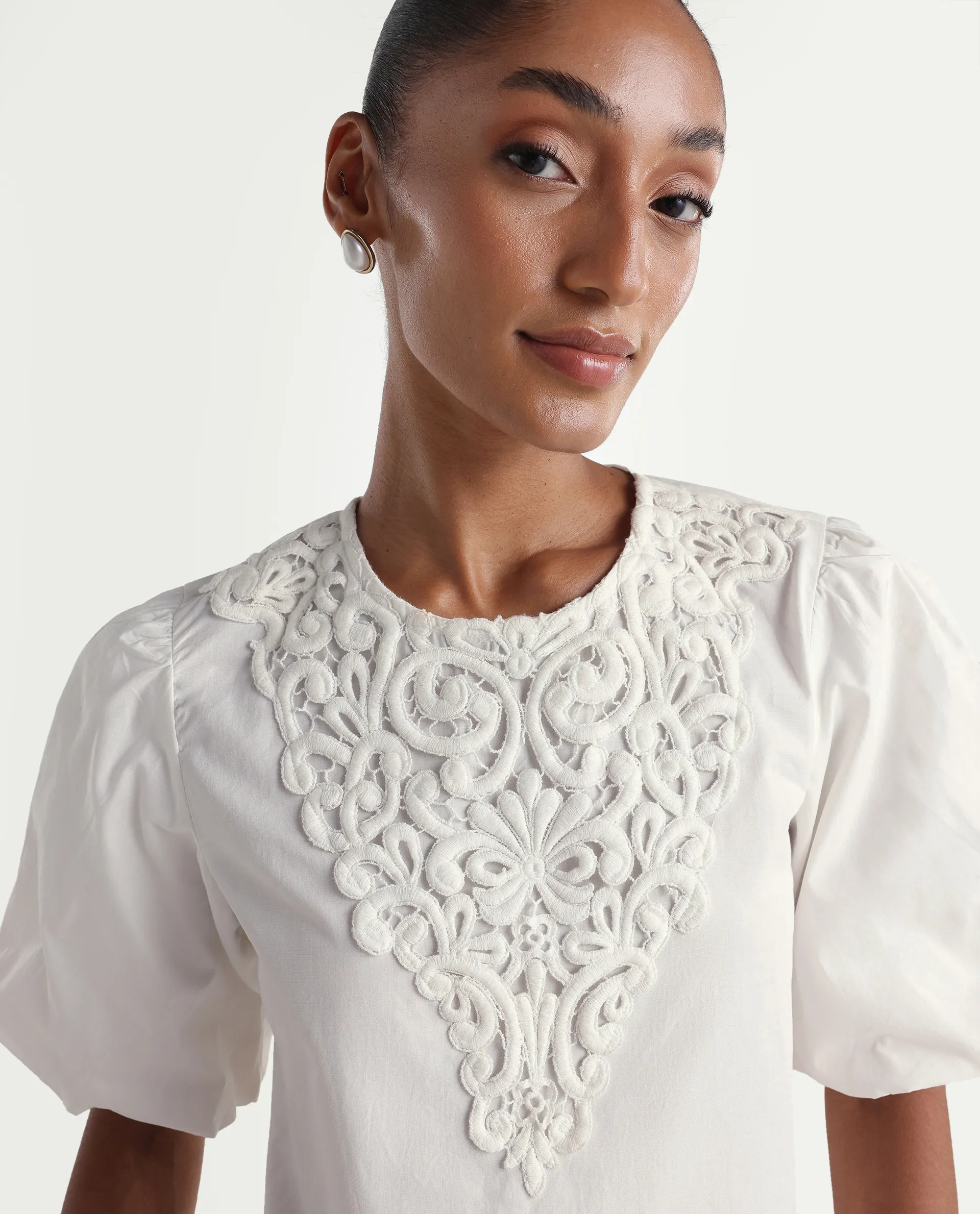 Rareism Women's Nuku White Cotton Crew Neck Relaxed Plain Top - Image 4