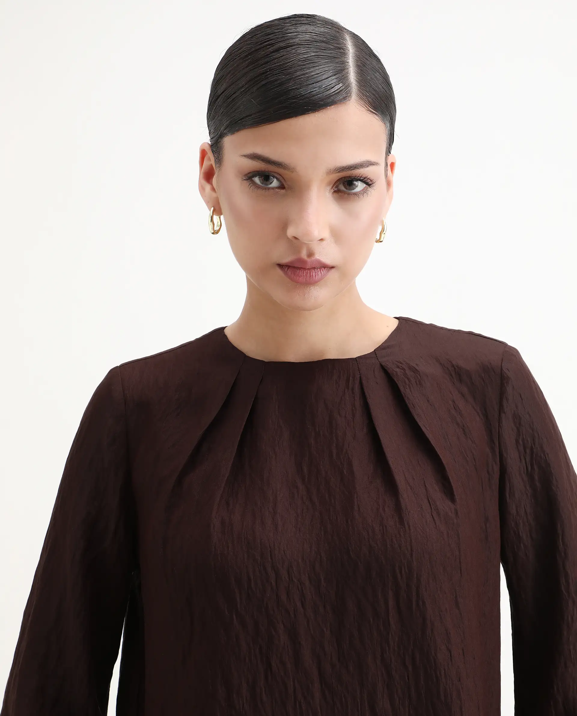 Rareism Women's Numi Dark Brown Viscose Blend Bishop Sleeve Round Neck Regular Fit Plain Top - Image 6