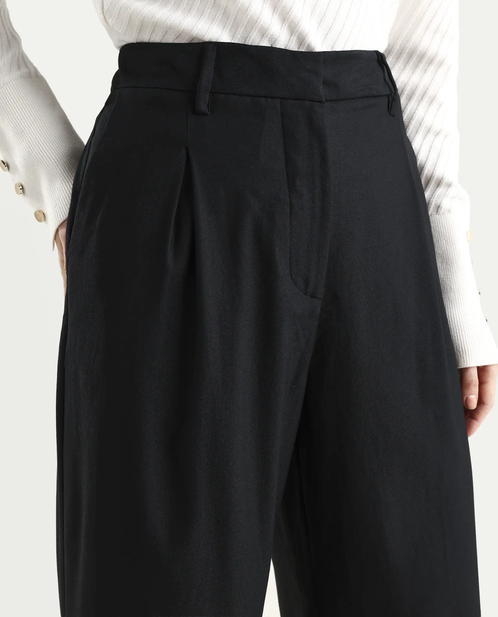 Rareism Women's Nuray Black Cotton Blend Plain Ankle Length Straight Fit Trouser - Image 4