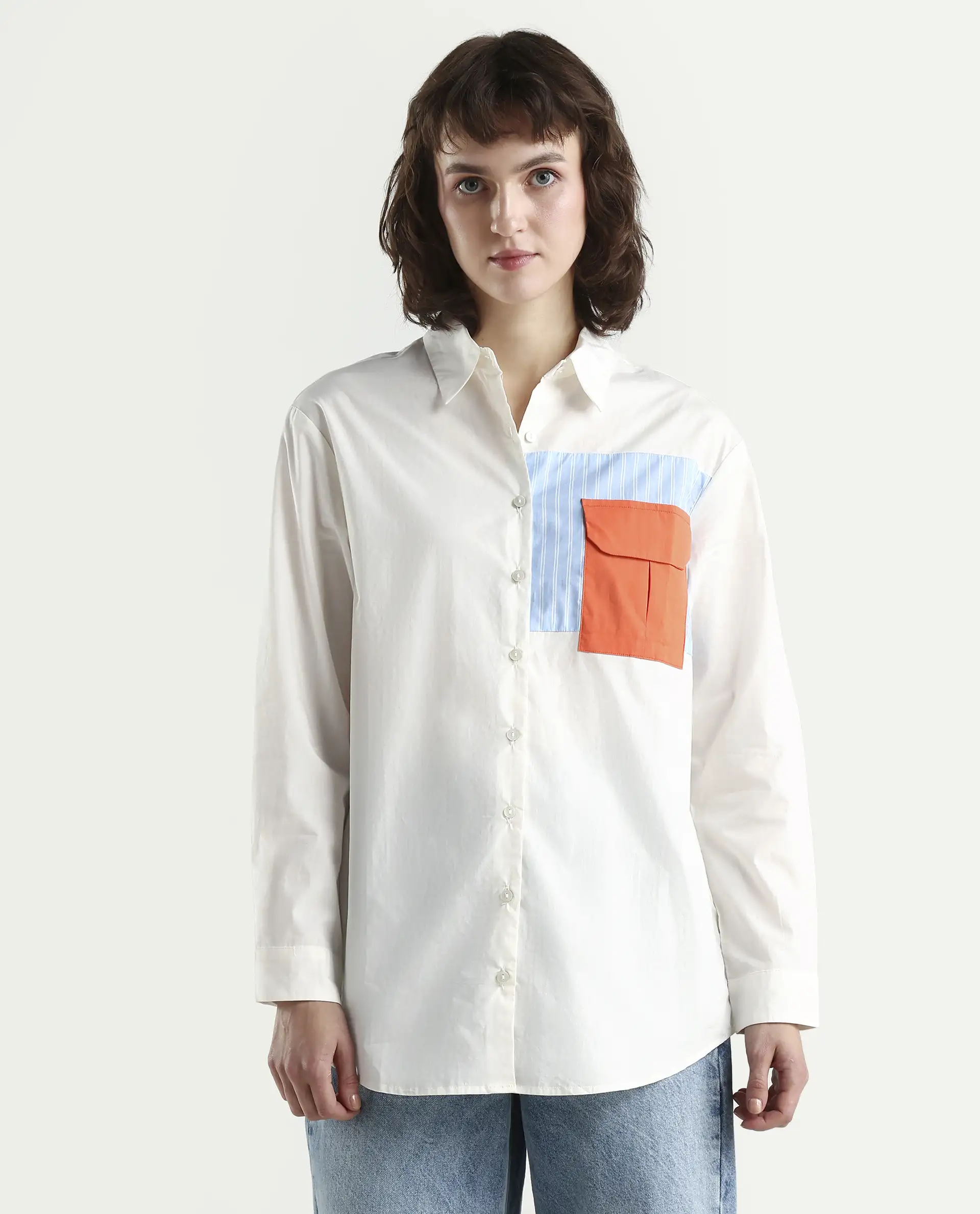 Rareism Women's Nuvem Off White Cotton Spread Collar Plain Cuffed Sleeve Regular Fit Shirt - Image 3