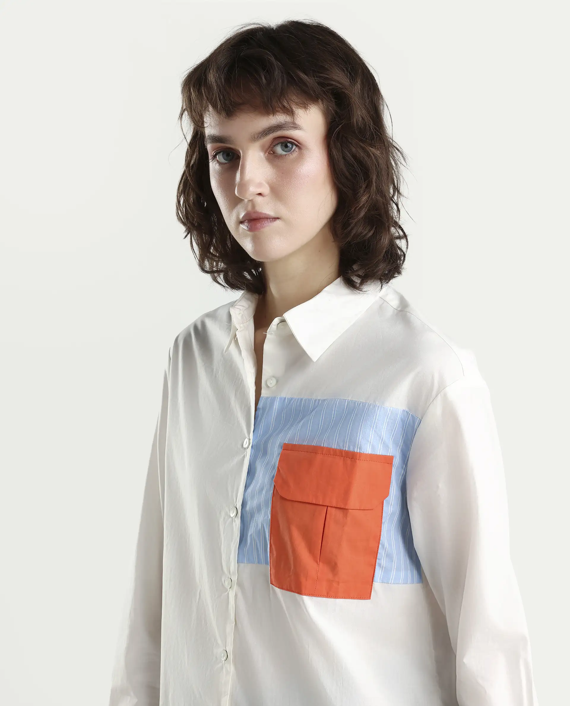 Rareism Women's Nuvem Off White Cotton Spread Collar Plain Cuffed Sleeve Regular Fit Shirt - Image 4