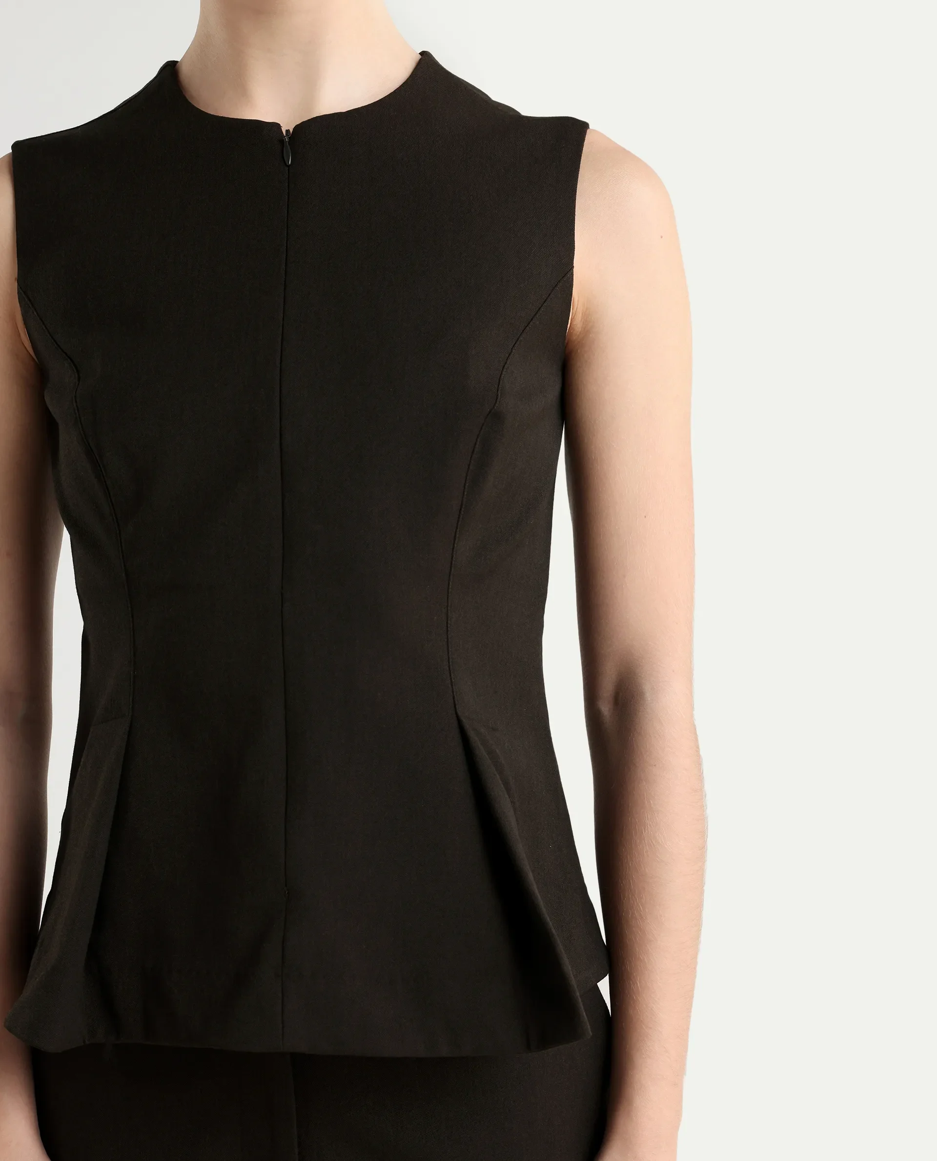 Rareism Woman Nuzor-T Dark Brown Polyester Blend Solid Fitted Top - Image 4