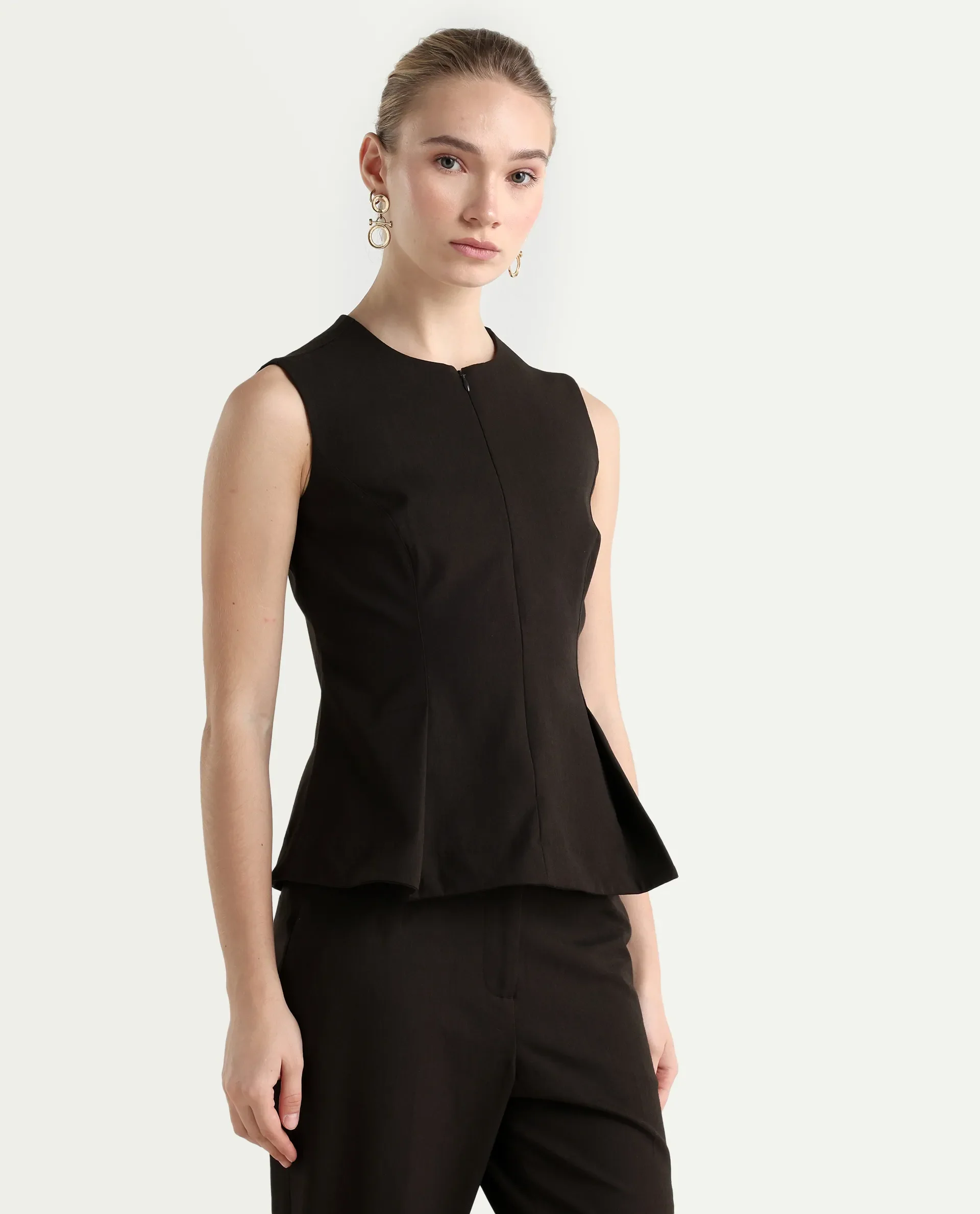 Rareism Woman Nuzor-T Dark Brown Polyester Blend Solid Fitted Top - Image 5