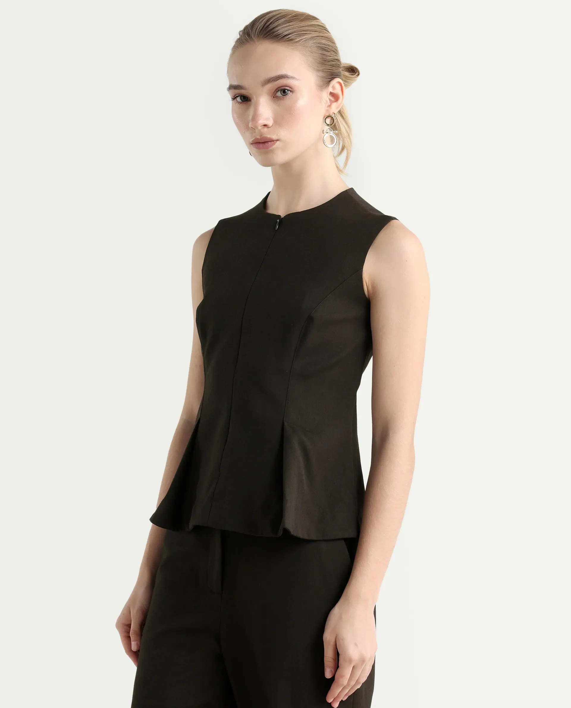 Rareism Woman Nuzor-T Dark Brown Polyester Blend Solid Fitted Top - Image 6
