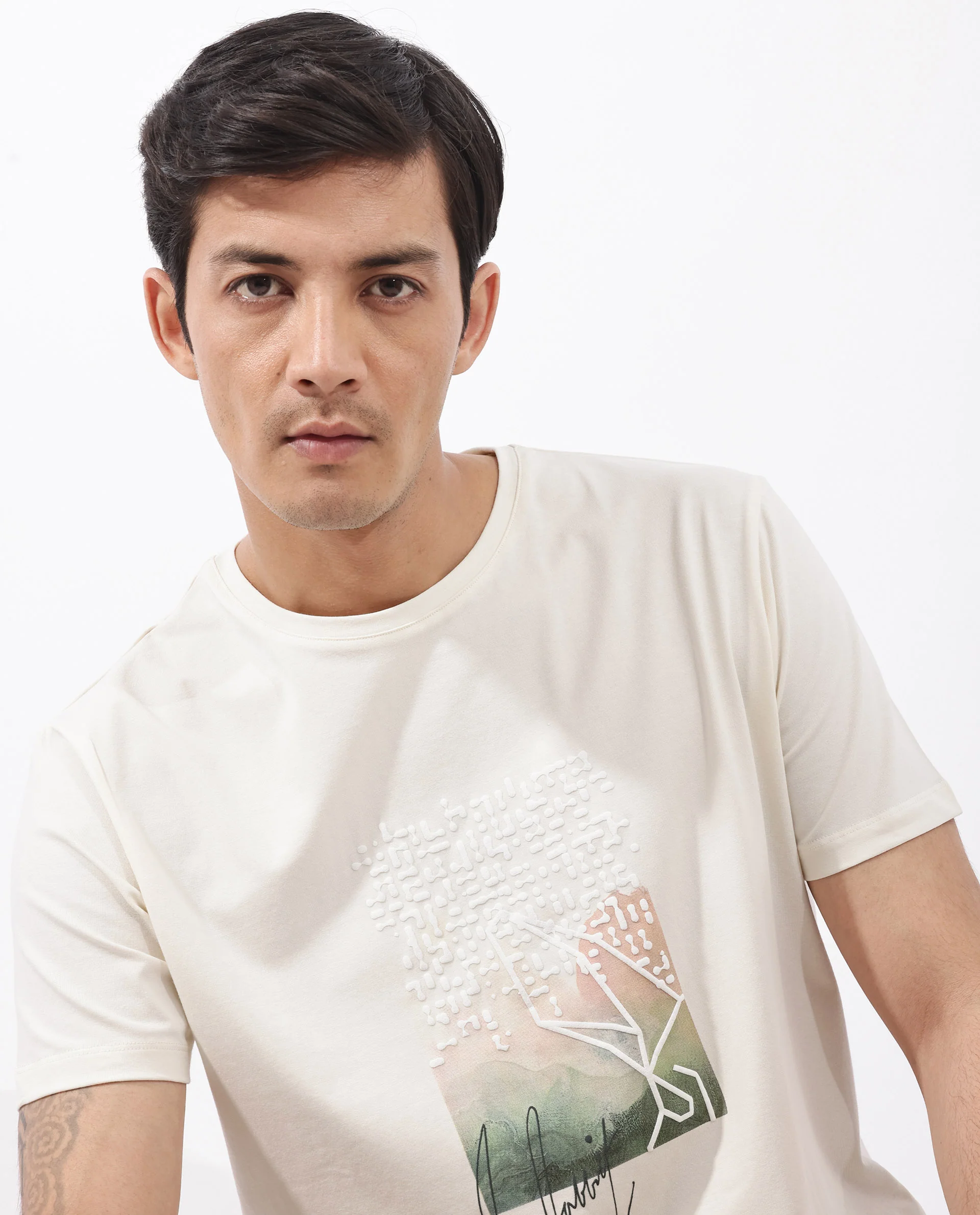 Rare Rabbit Articale Mens Oak Off White Cotton Polyester Fabric Short Sleeve Crew Neck Regular Fit Printed T-Shirt - Image 2