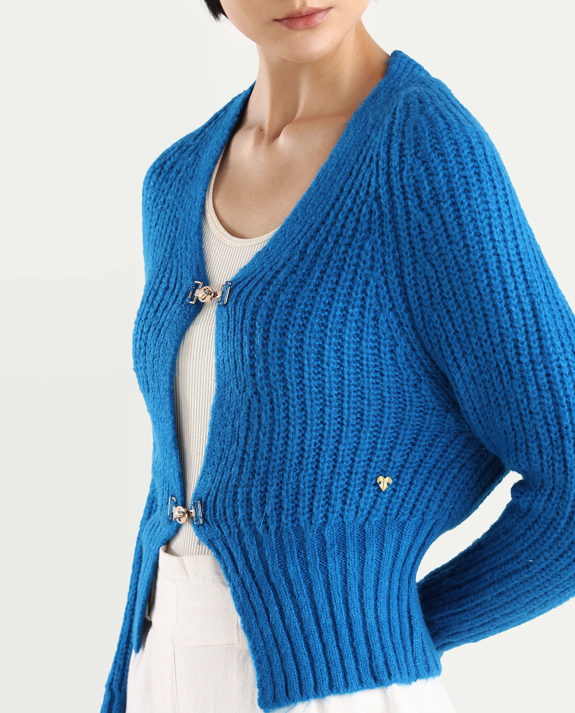 Rareism Women's Okali Blue V-Neck Plain Regular Fit Cardigan - Image 5