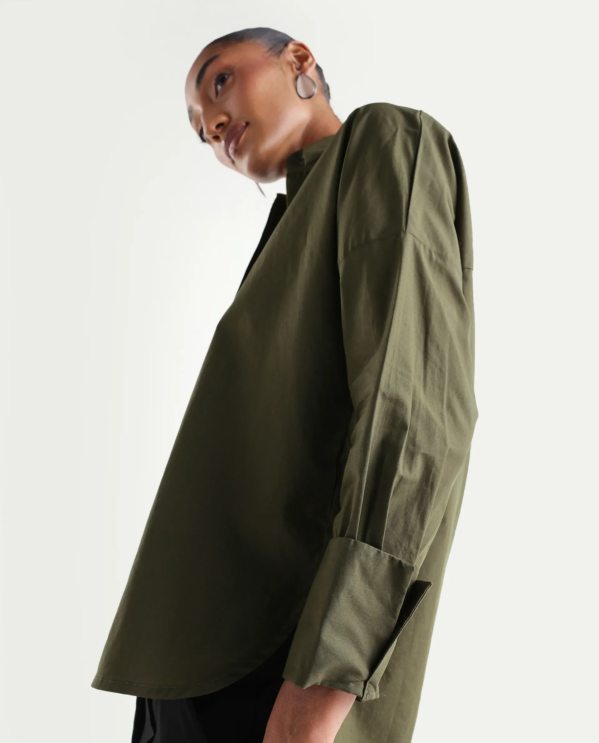 Rareism Women's Oni Olive Cotton Spread Collar Button Boxy Plain Shirt - Image 5