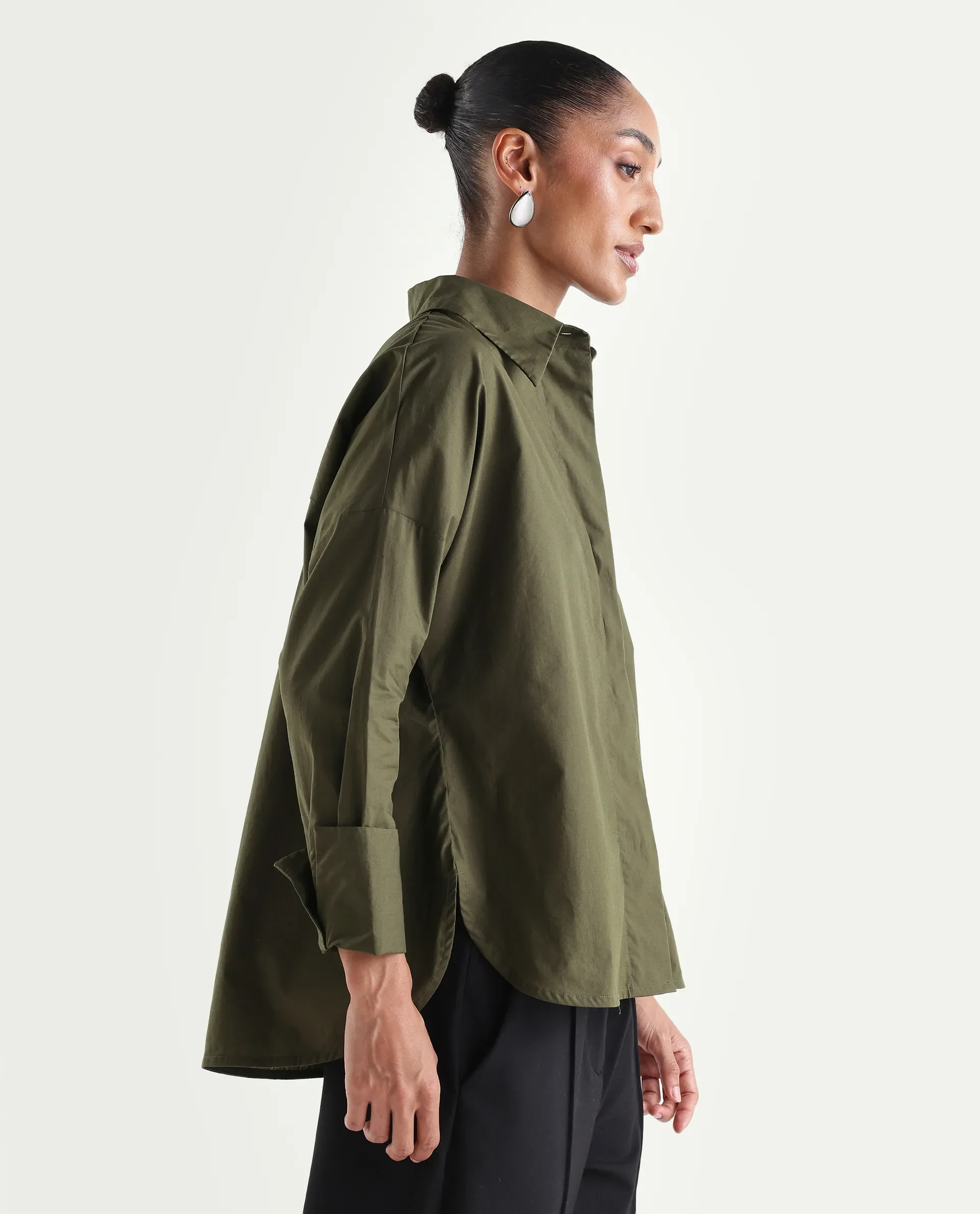 Rareism Women's Oni Olive Cotton Spread Collar Button Boxy Plain Shirt - Image 6