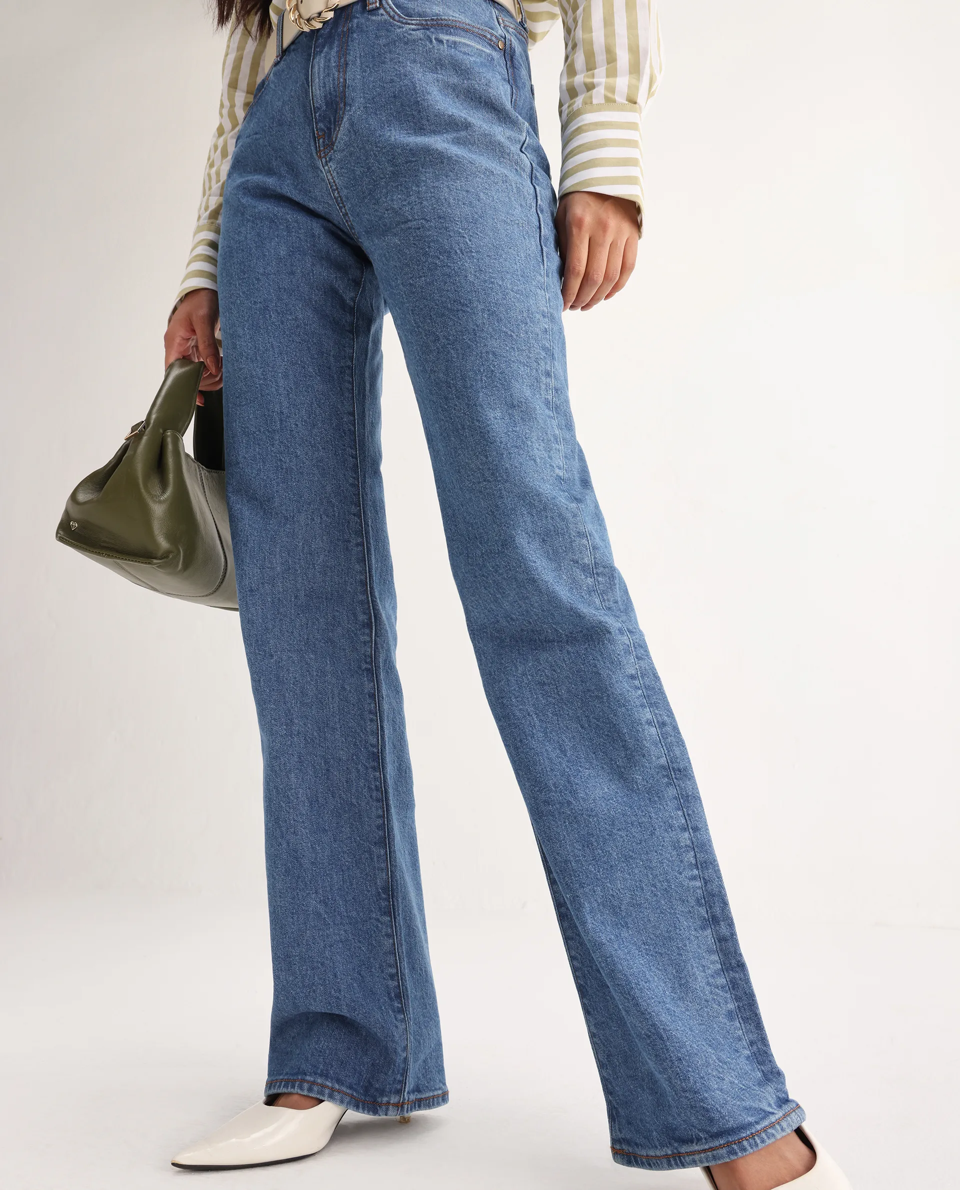 Rareism Women's Osseo Blue Cotton Blend Plain Ankle Length Smart Straight Fit Jeans - Image 2
