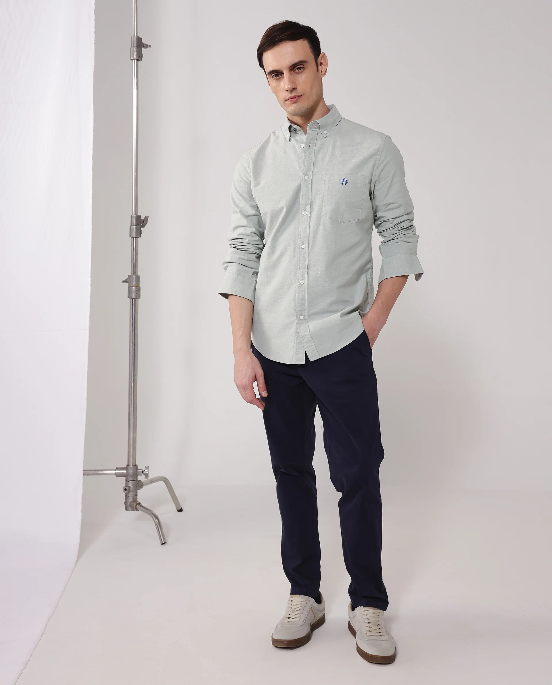 Rare Rabbit Men's Oxob Dusky Green Cotton Blend Plain Regular Fit Full Sleeve Collared Shirt - Image 2