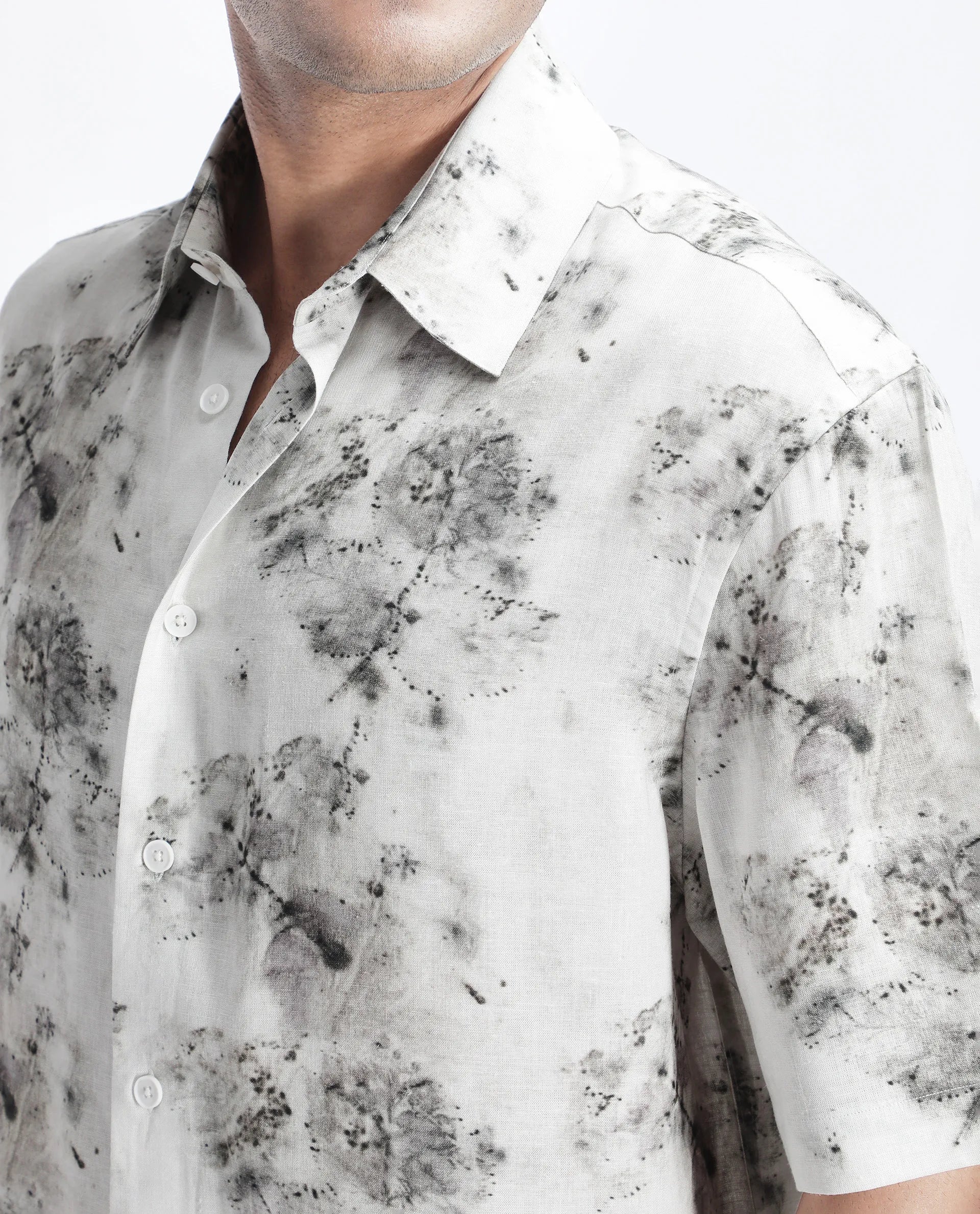 Rare Rabbit Men's Palmz White Cotton Floral Print Regular Fit Half Sleeve Collared Shirt - Image 3