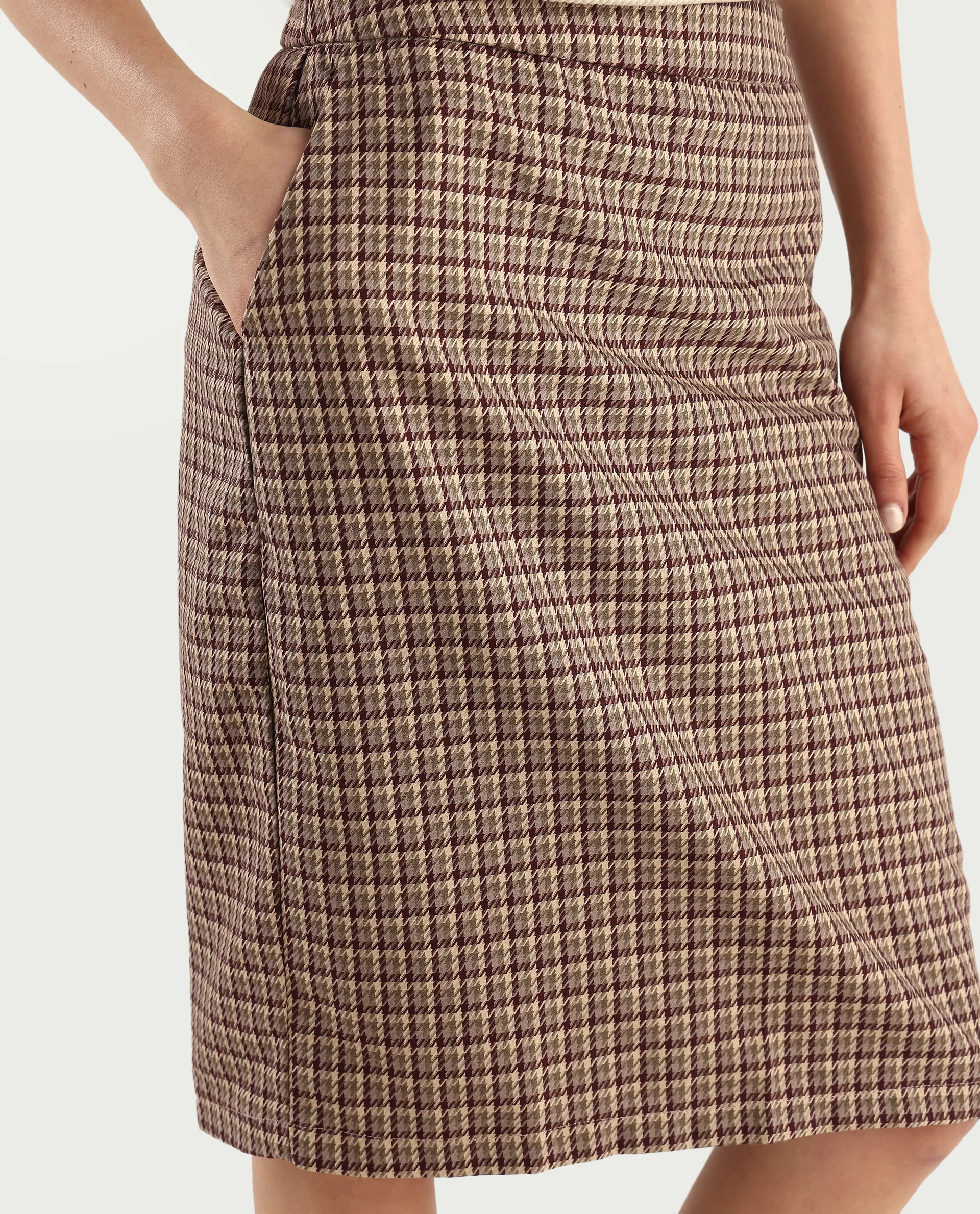 Rareism Women's Paltiu Brown Cotton Blend Checked Mini Regular Fit Skirt - Image 5