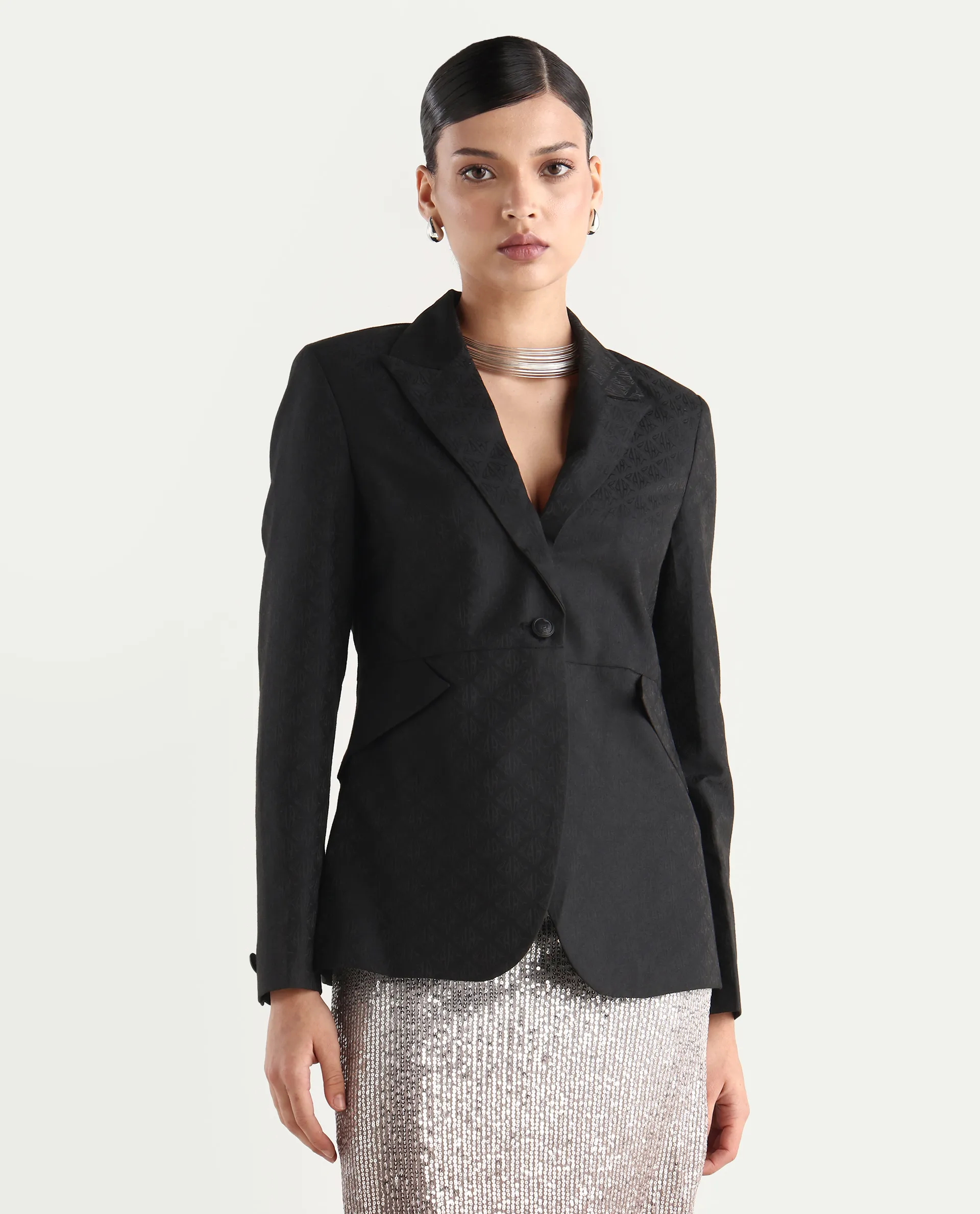 Rareism Women's Palui Black Polyester Lapel Neck Plain Regular Fit Blazer - Image 3