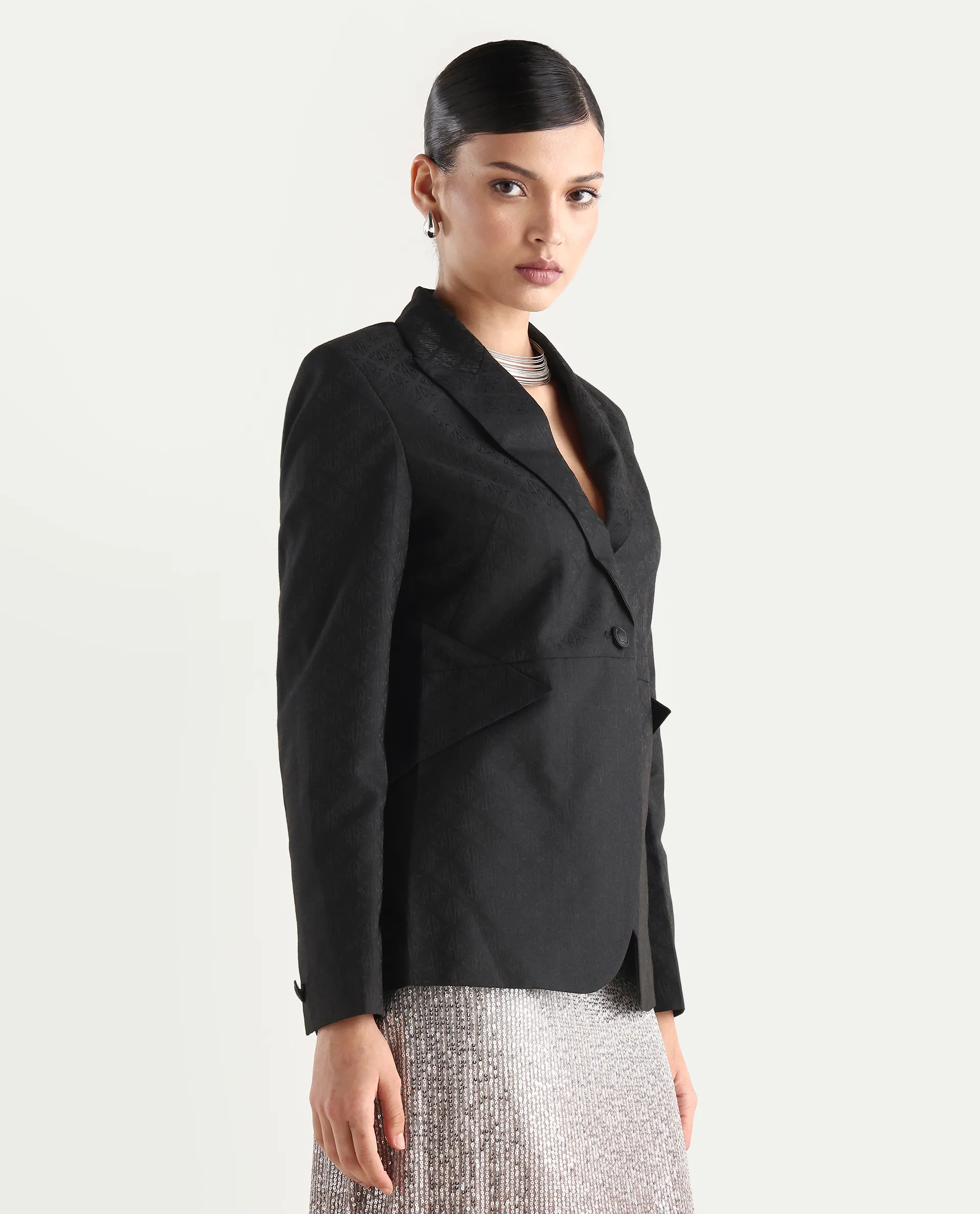 Rareism Women's Palui Black Polyester Lapel Neck Plain Regular Fit Blazer - Image 5